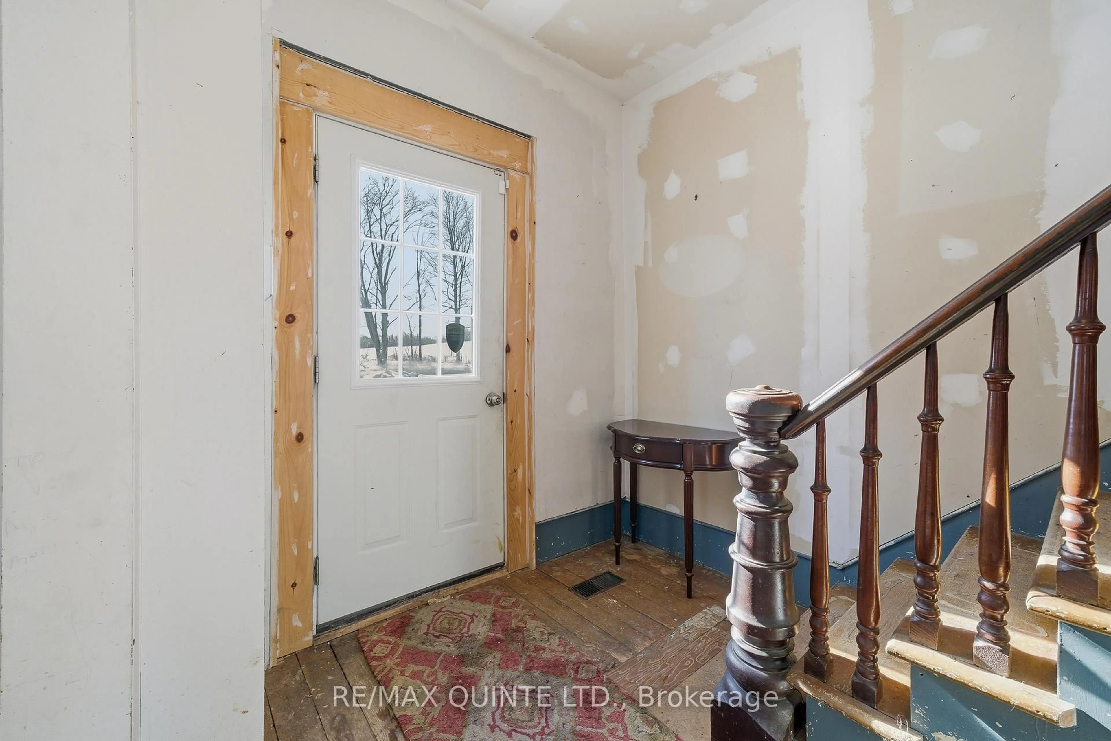 Indoor entryway for 144 Allen Dr, Trent Hills Ontario K0K 3K0