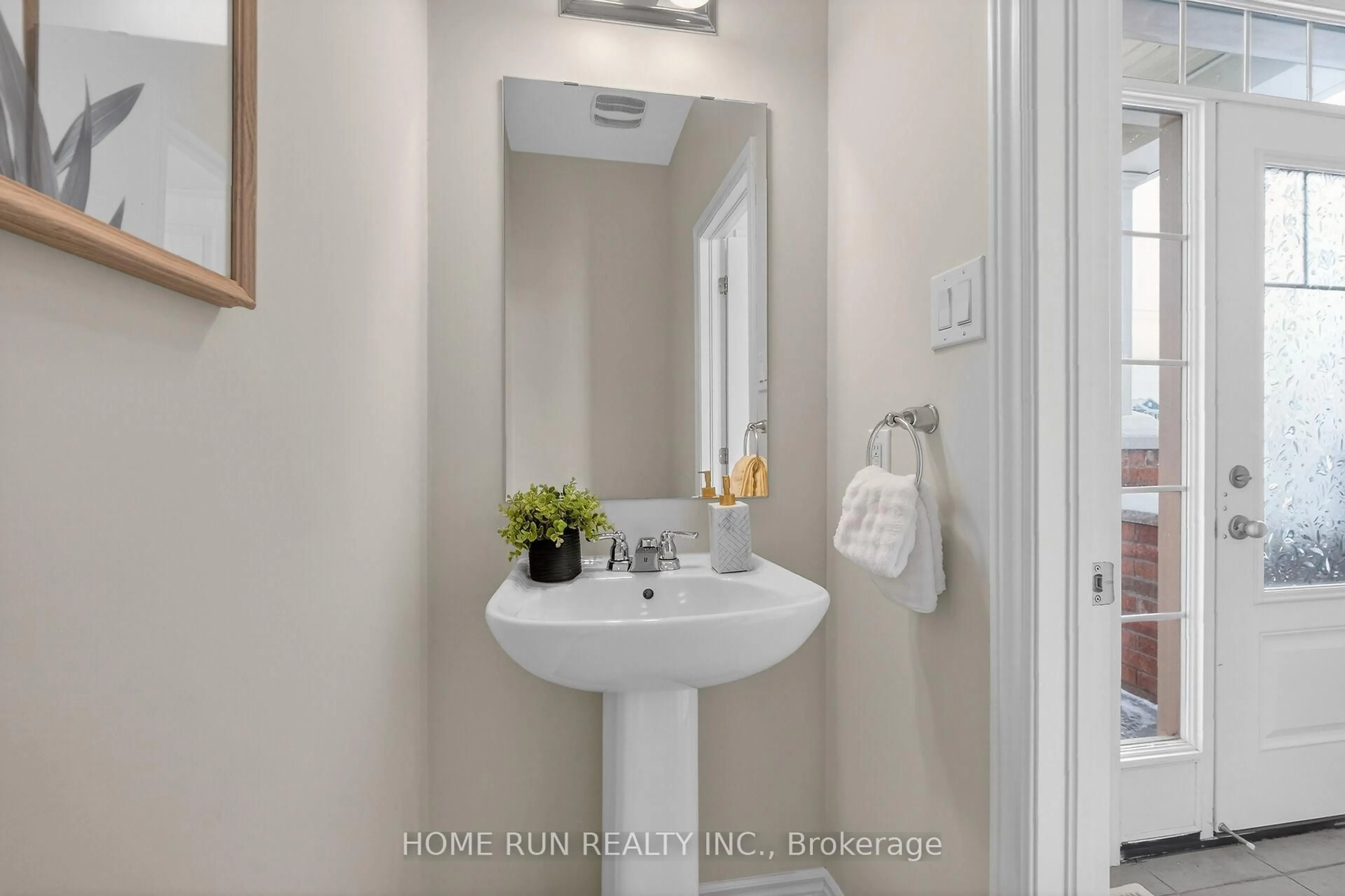 Standard bathroom, ceramic/tile floor for 735 Megrez Way, Ottawa Ontario K2J 6S8