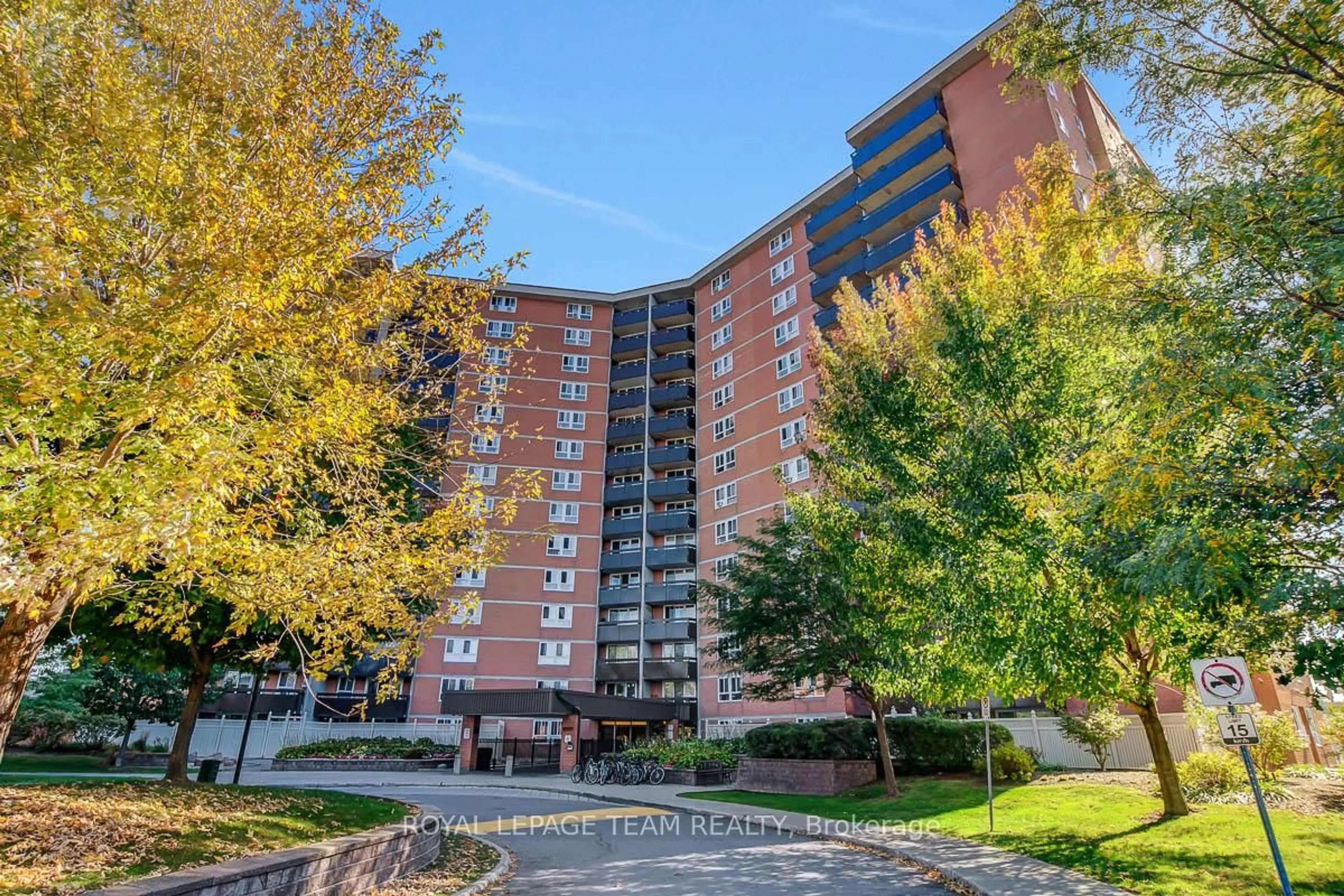 Unknown for 2000 JASMINE Cres #410, Ottawa Ontario K1J 8K4