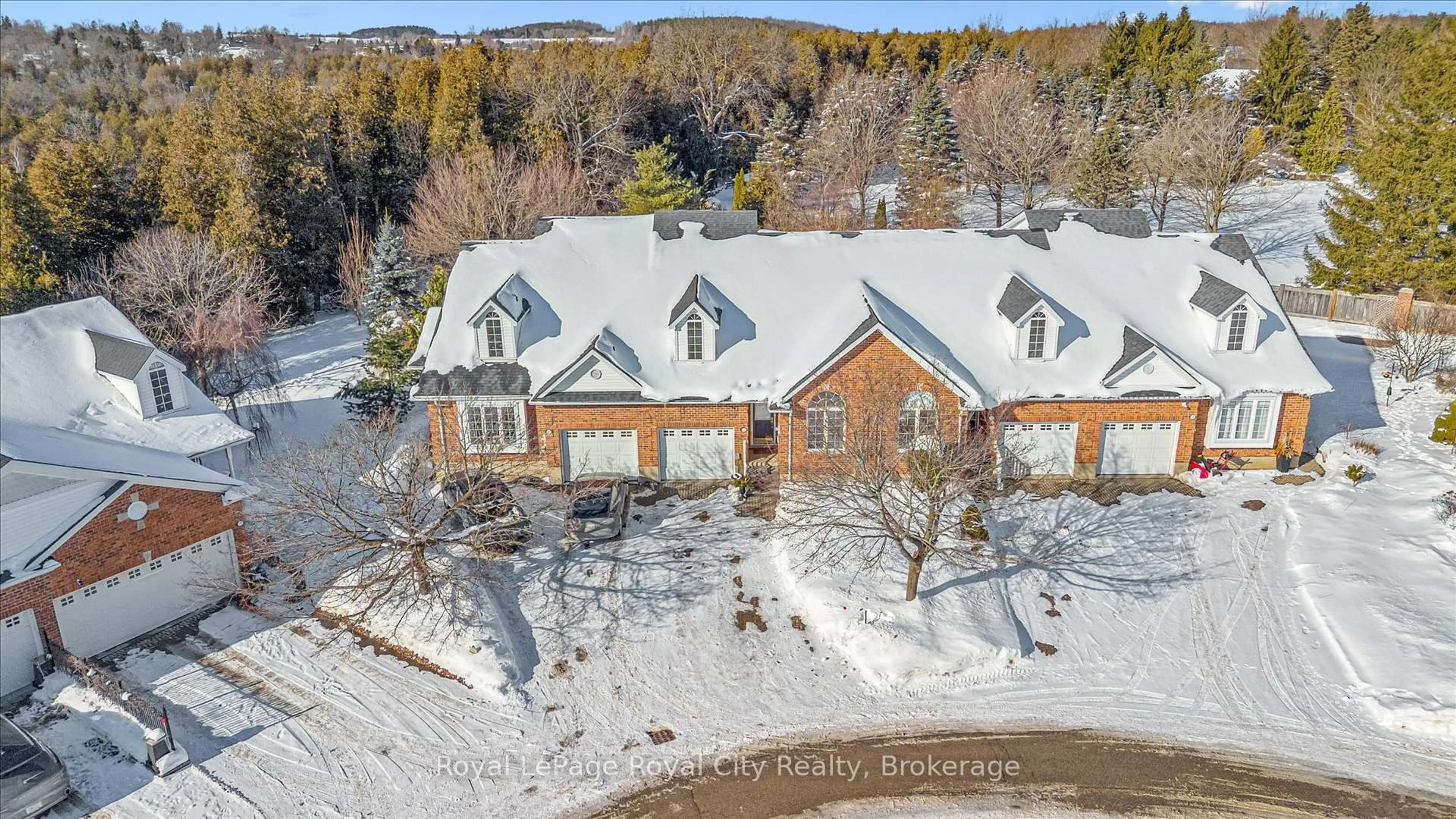 A pic from outside/outdoor area/front of a property/back of a property/a pic from drone, water/lake/river/ocean view for 133 Riverwalk Pl, Guelph/Eramosa Ontario N0B 2K0
