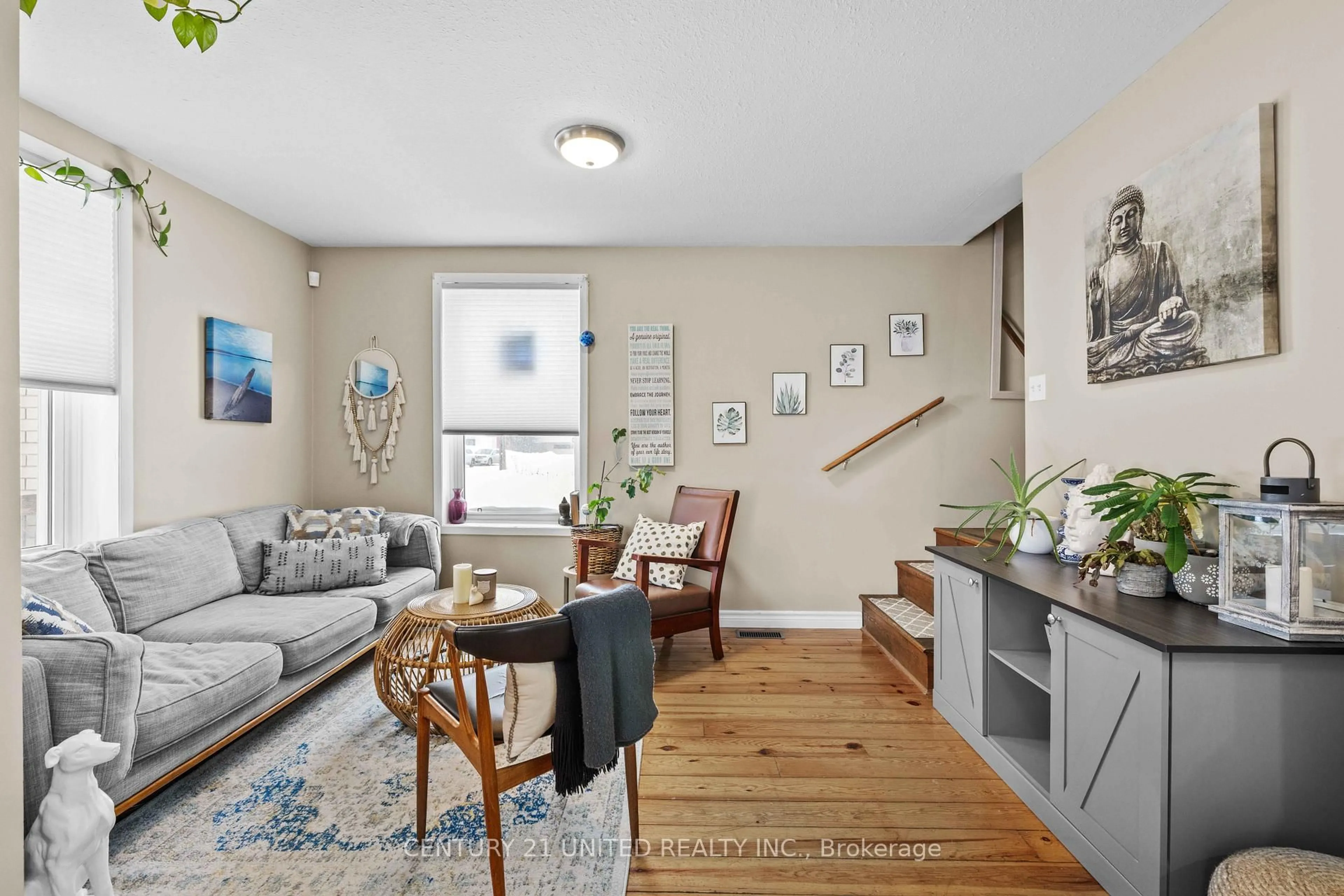 Living room with furniture, unknown for 147 Lake St, Peterborough Ontario K9J 2H2