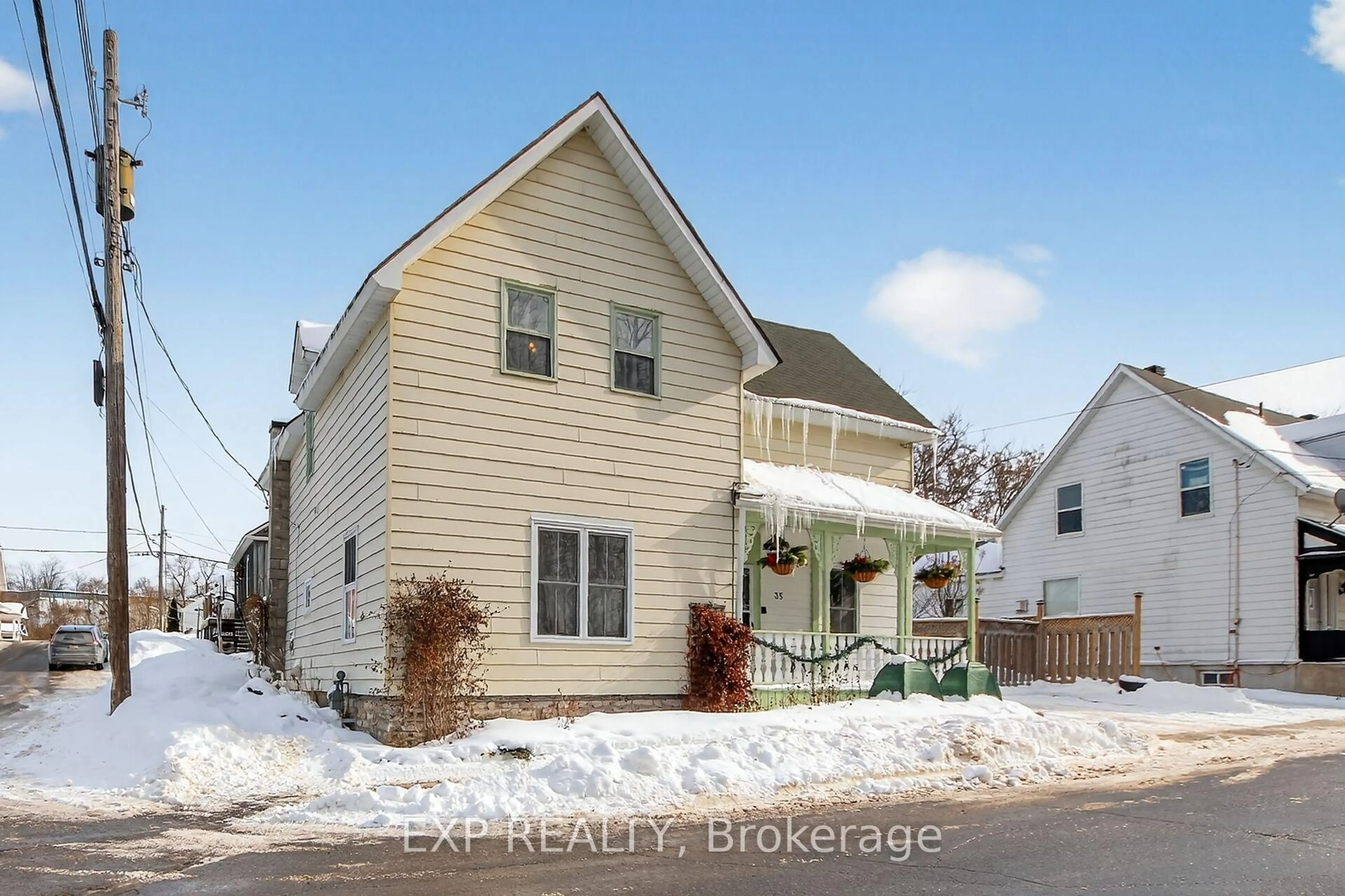 Unknown for 35 Mary St, Almonte Ontario K0A 1A0