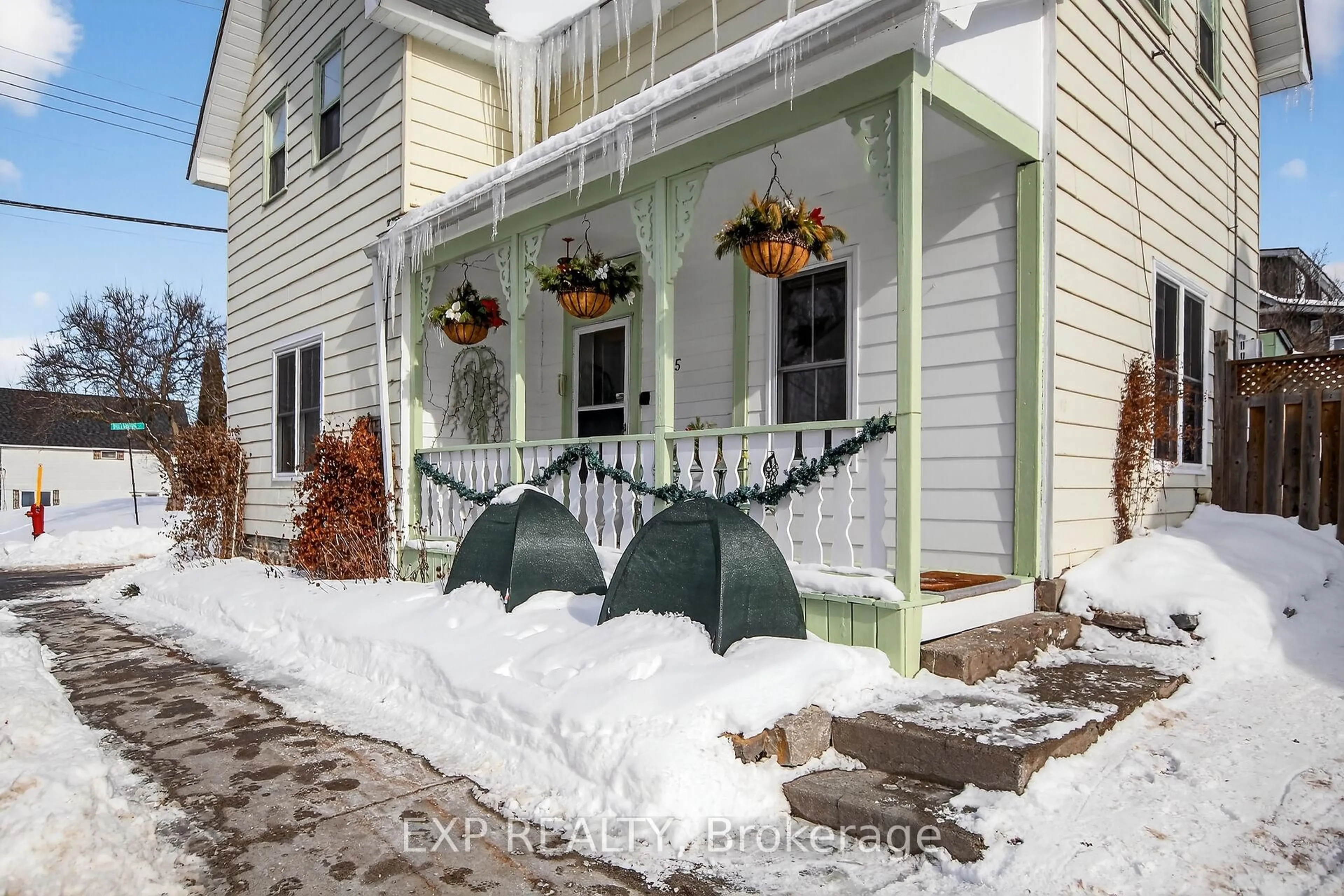 Patio, street for 35 Mary St, Almonte Ontario K0A 1A0