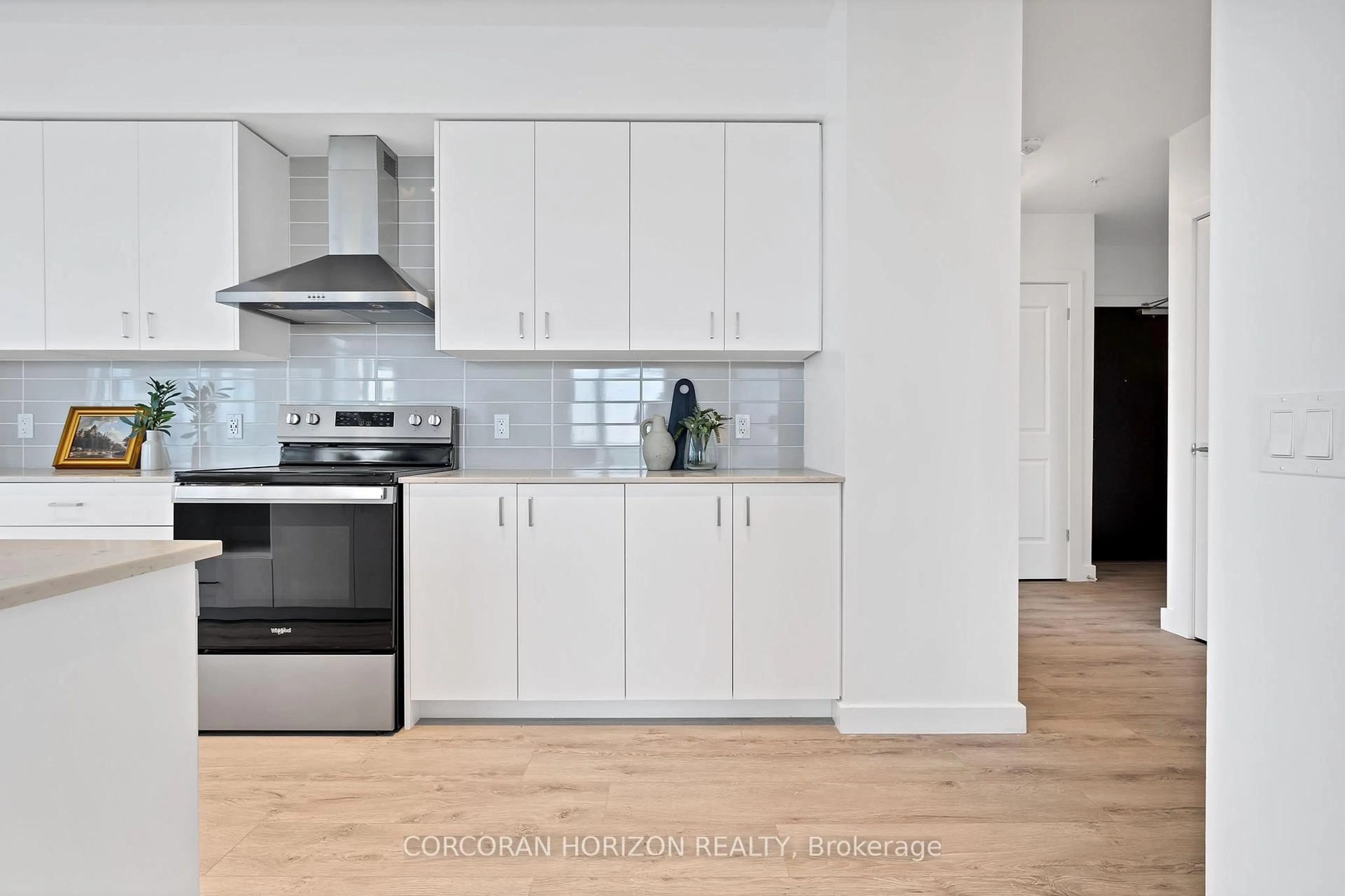 Open concept kitchen, unknown for 50 Grand Ave #1702, Cambridge Ontario N1S 2L8