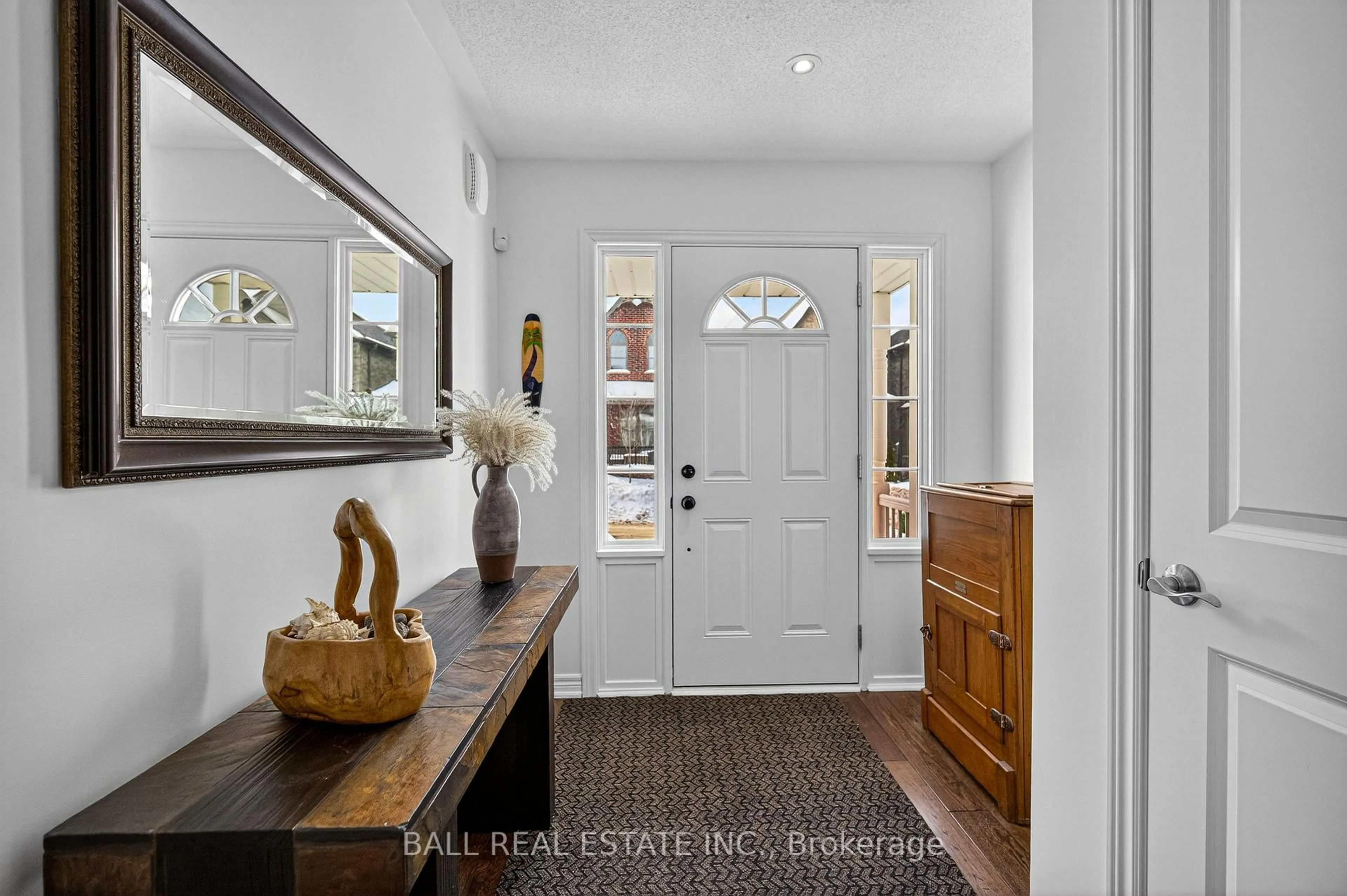 Indoor entryway for 74 Flitton Ave, Peterborough Ontario K9H 0G5