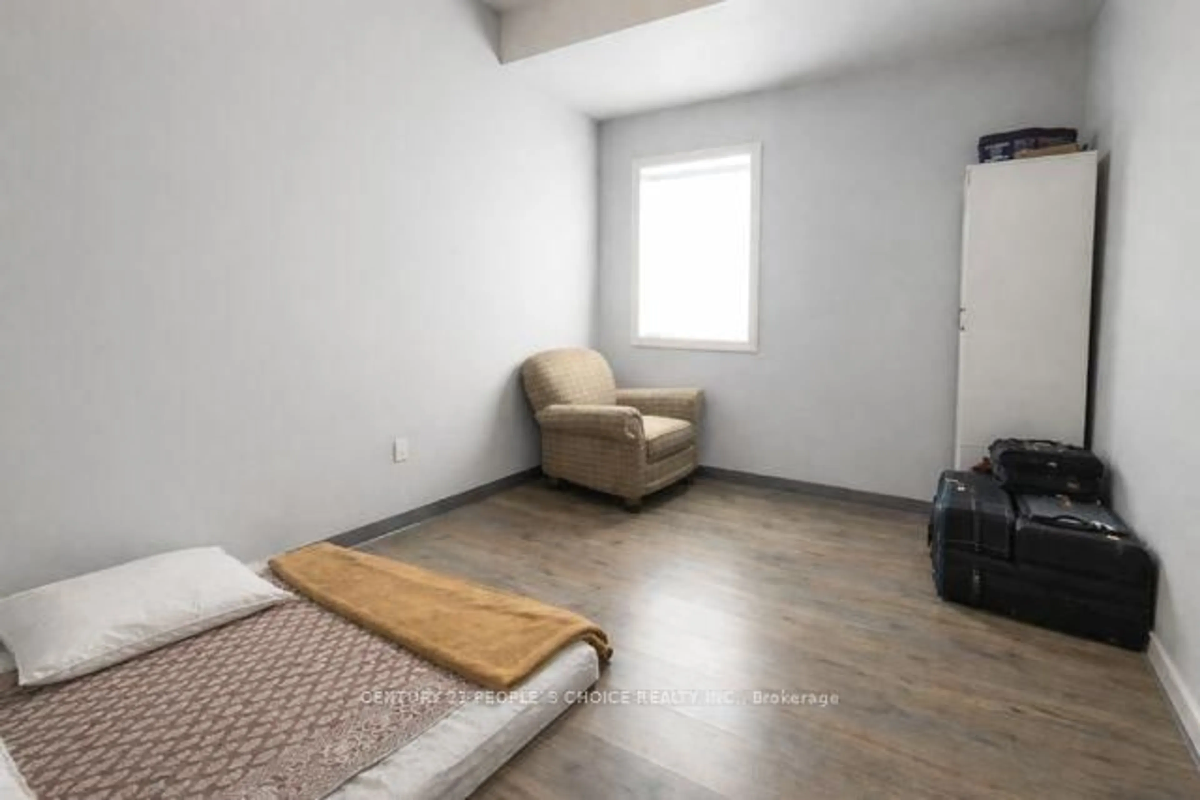 A pic of a room for 273 Thompson Rd, London South Ontario N5Z 2Z3