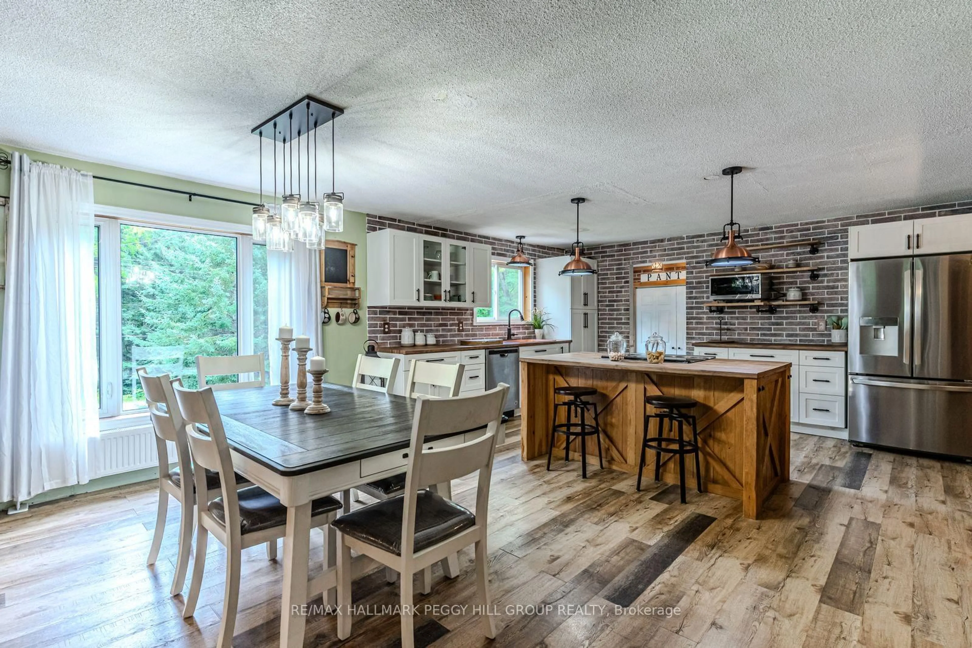 Open concept kitchen, unknown for 1450 Beiers Rd, Gravenhurst Ontario P0E 1G0