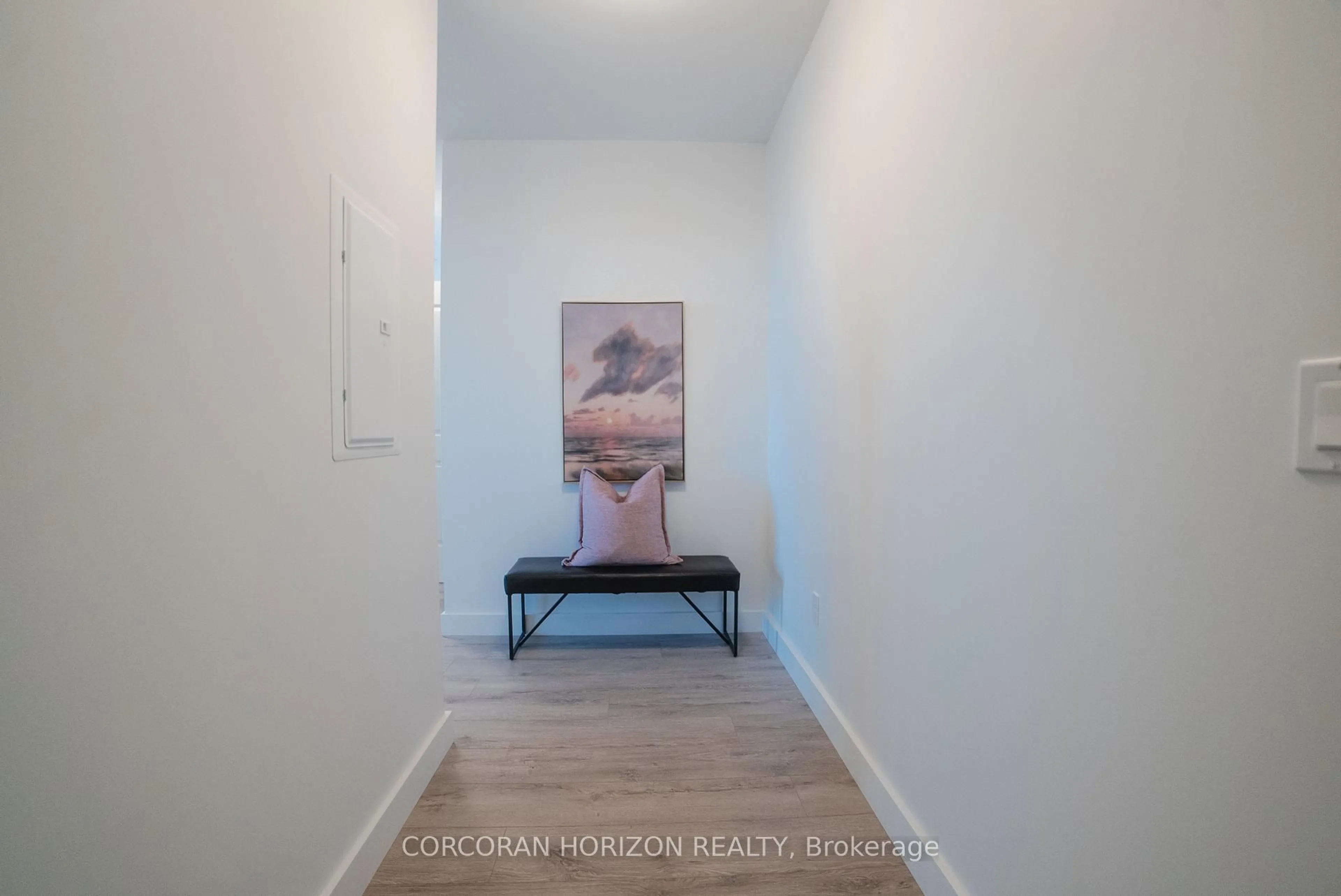 Indoor entryway for 15 Glebe St #1701, Cambridge Ontario N1S 2L8