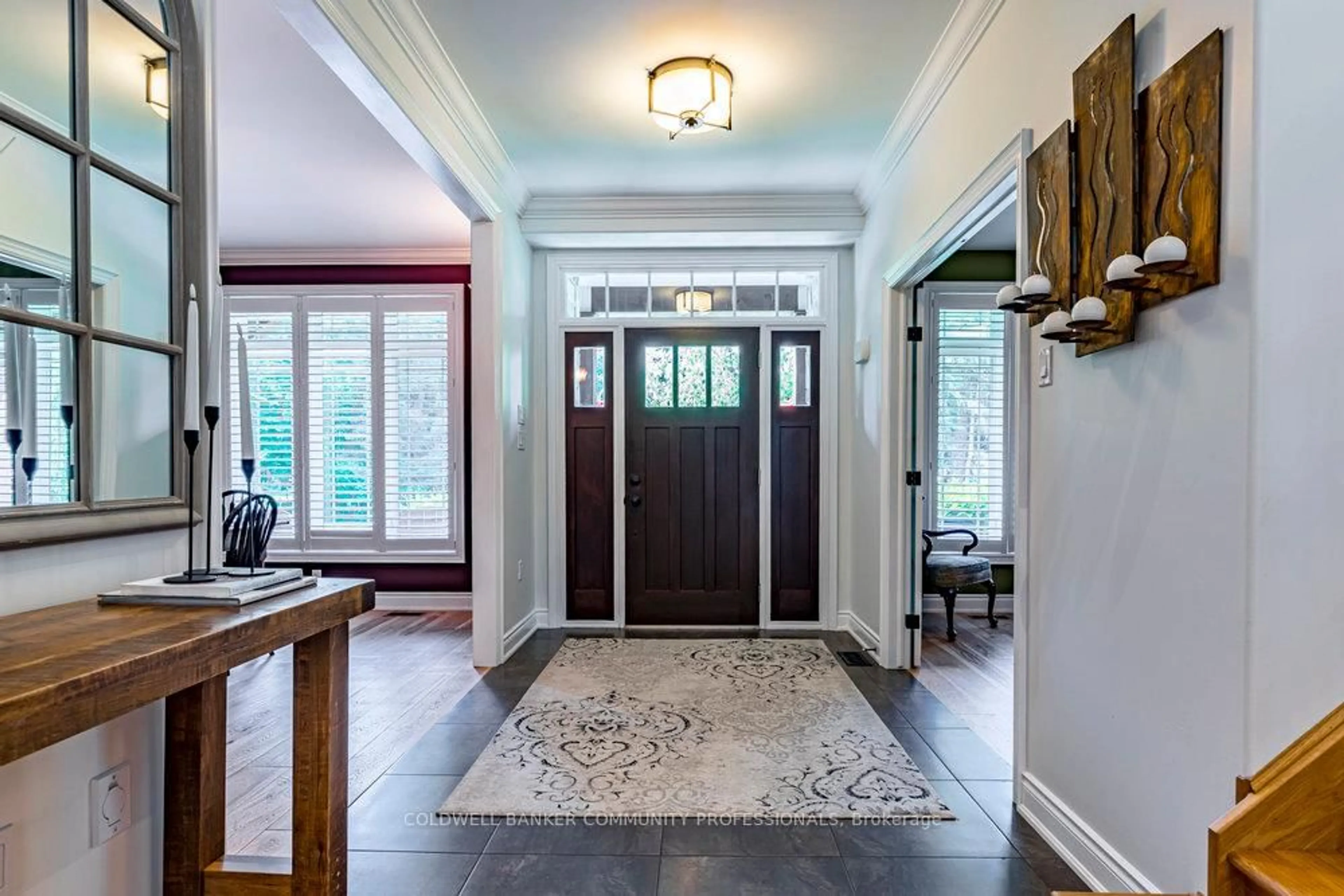 Indoor entryway for 60 Parker Ave, Hamilton Ontario L9G 1A7