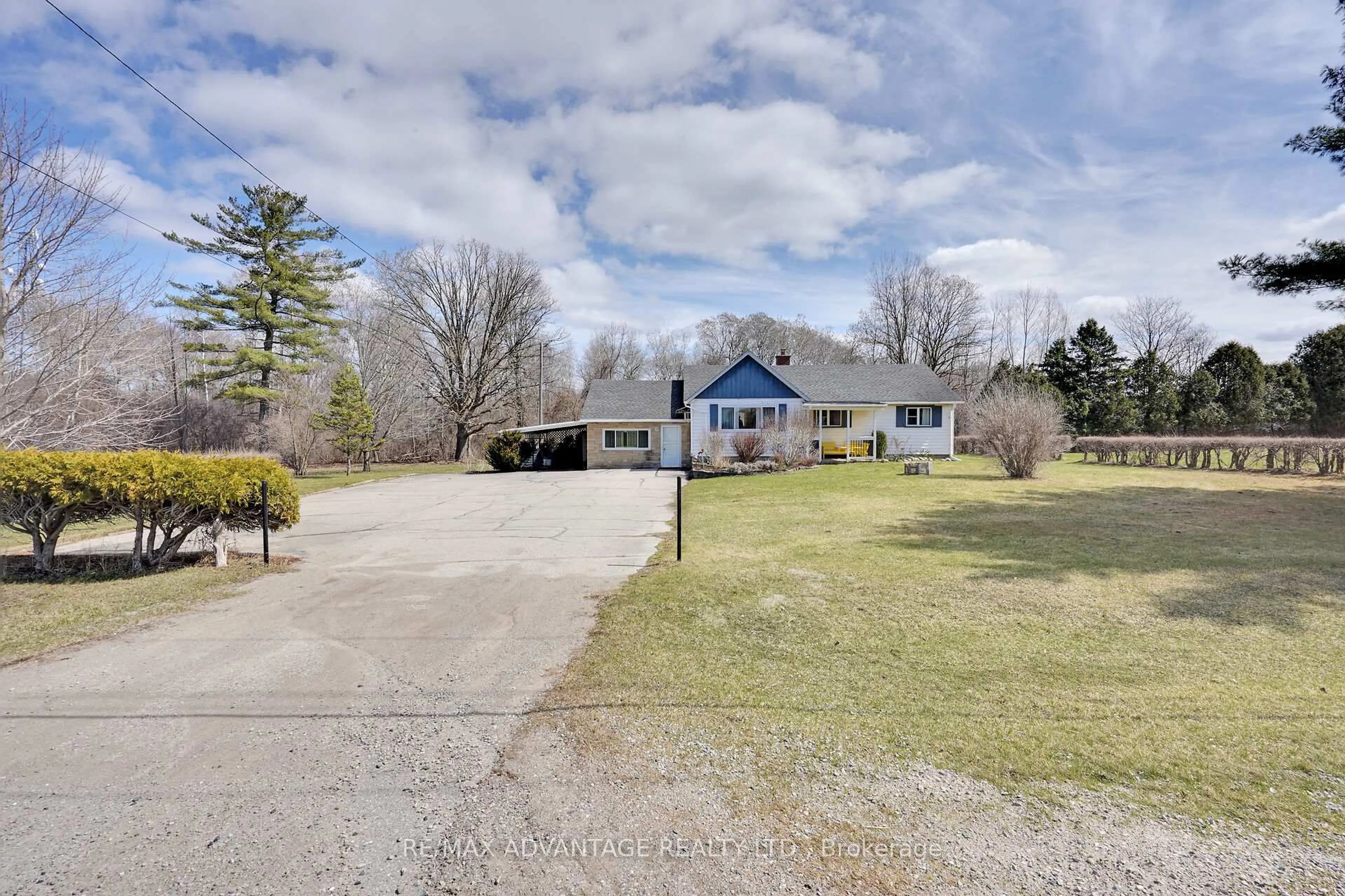 A pic from outside/outdoor area/front of a property/back of a property/a pic from drone, street for 2678 Dorchester Rd, Thames Centre Ontario N0L 1G5