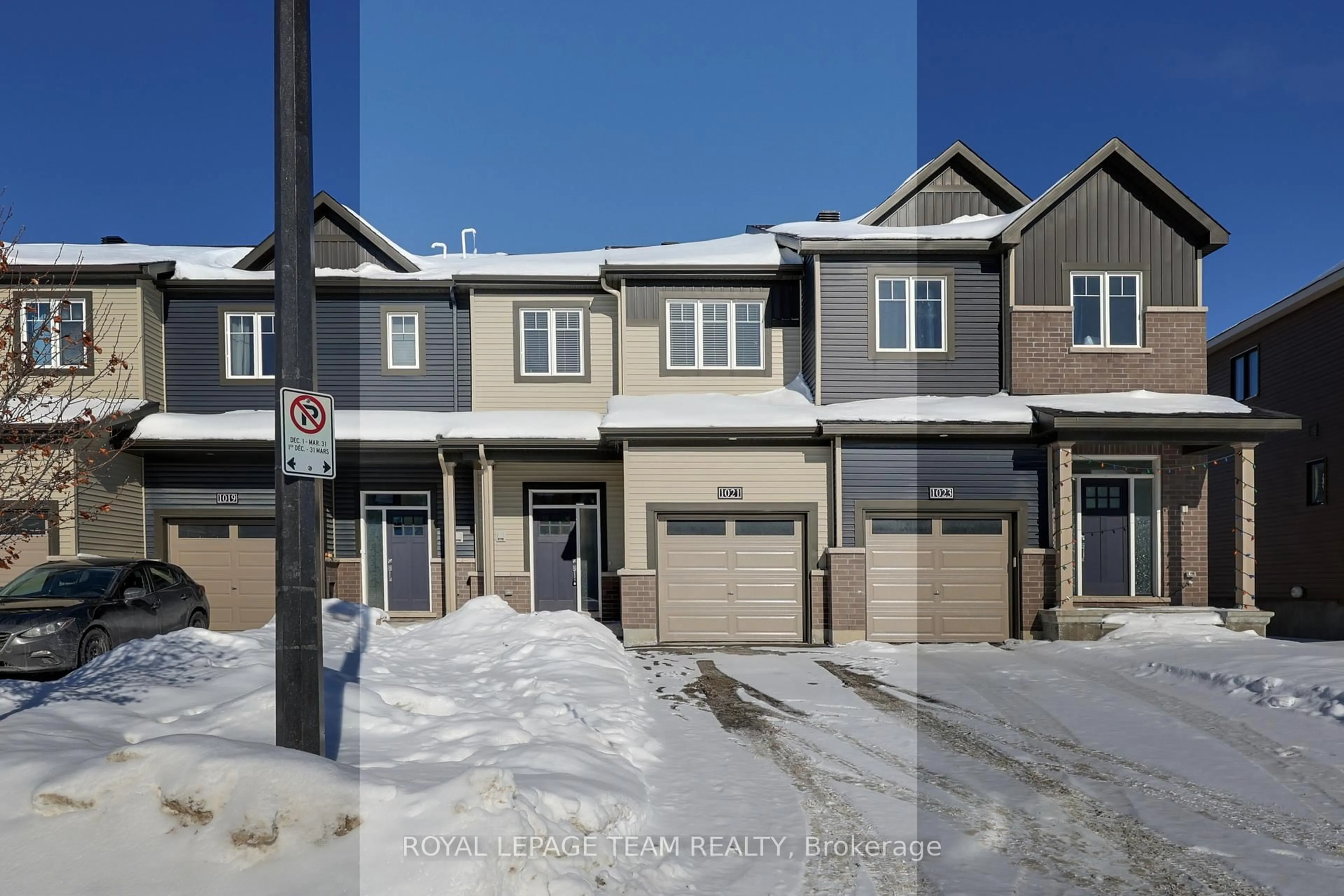 A pic from outside/outdoor area/front of a property/back of a property/a pic from drone, street for 1021 Speedvale Crt, Kanata Ontario K2T 0P4