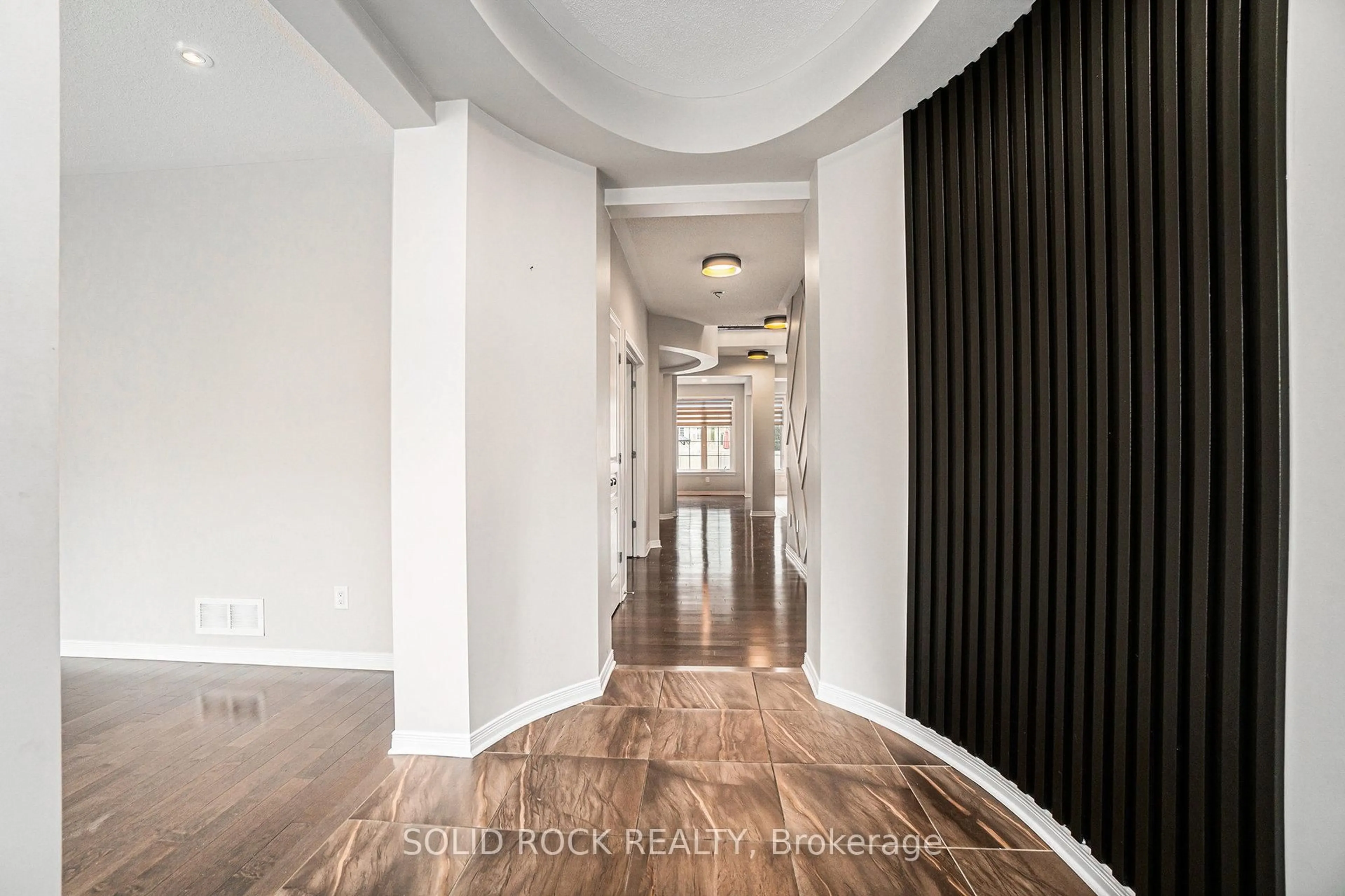 Indoor entryway for 173 Culloden Cres, Ottawa Ontario K2J 5Z9