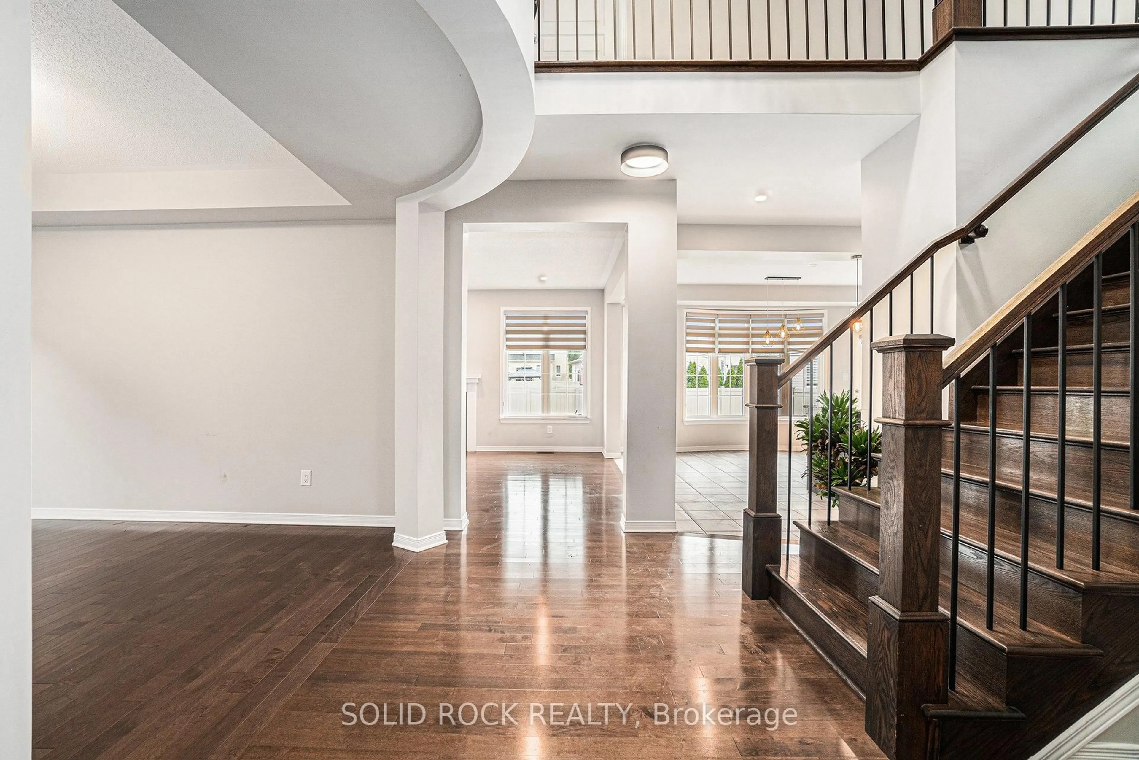 Indoor entryway for 173 Culloden Cres, Ottawa Ontario K2J 5Z9