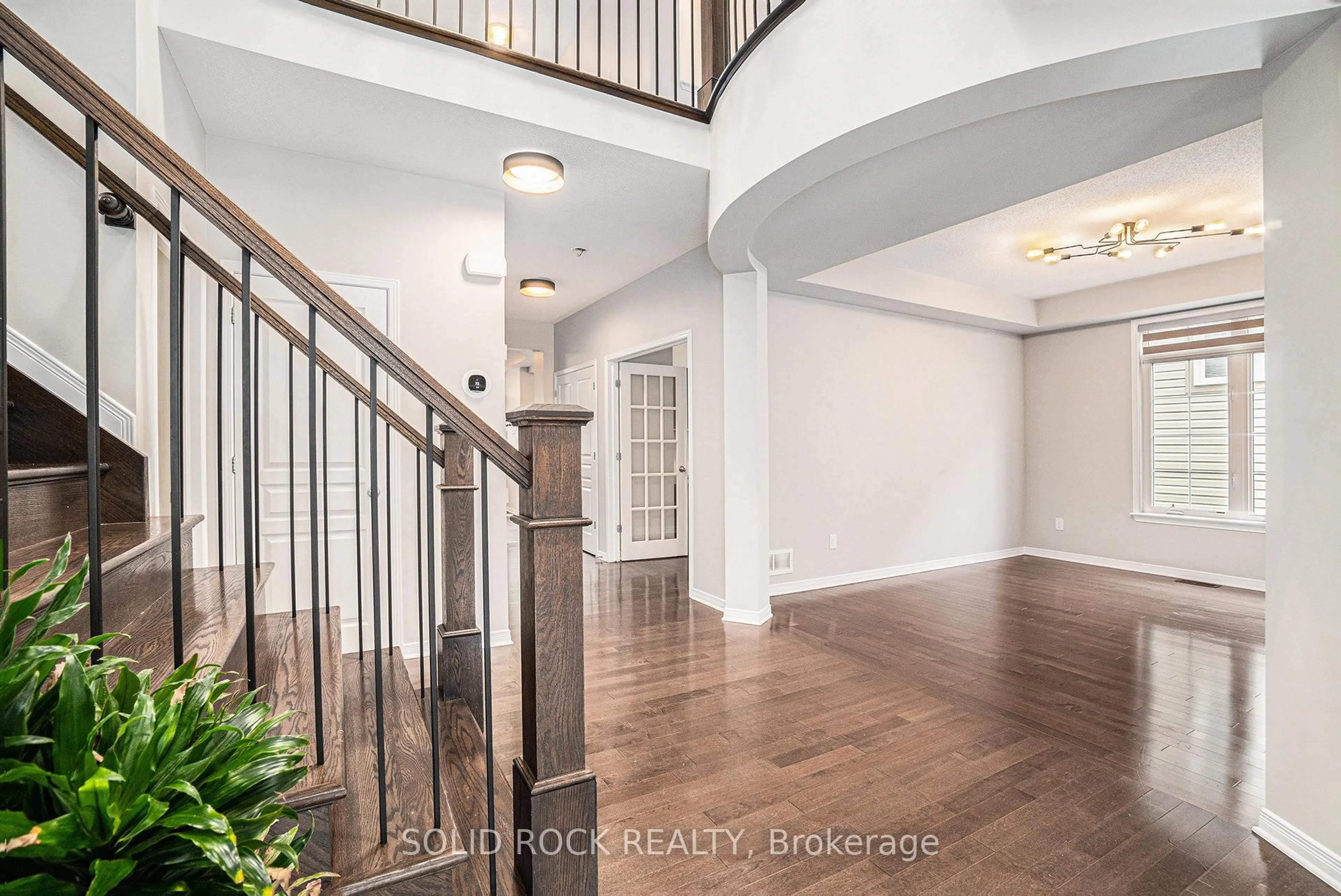 Indoor entryway for 173 Culloden Cres, Ottawa Ontario K2J 5Z9