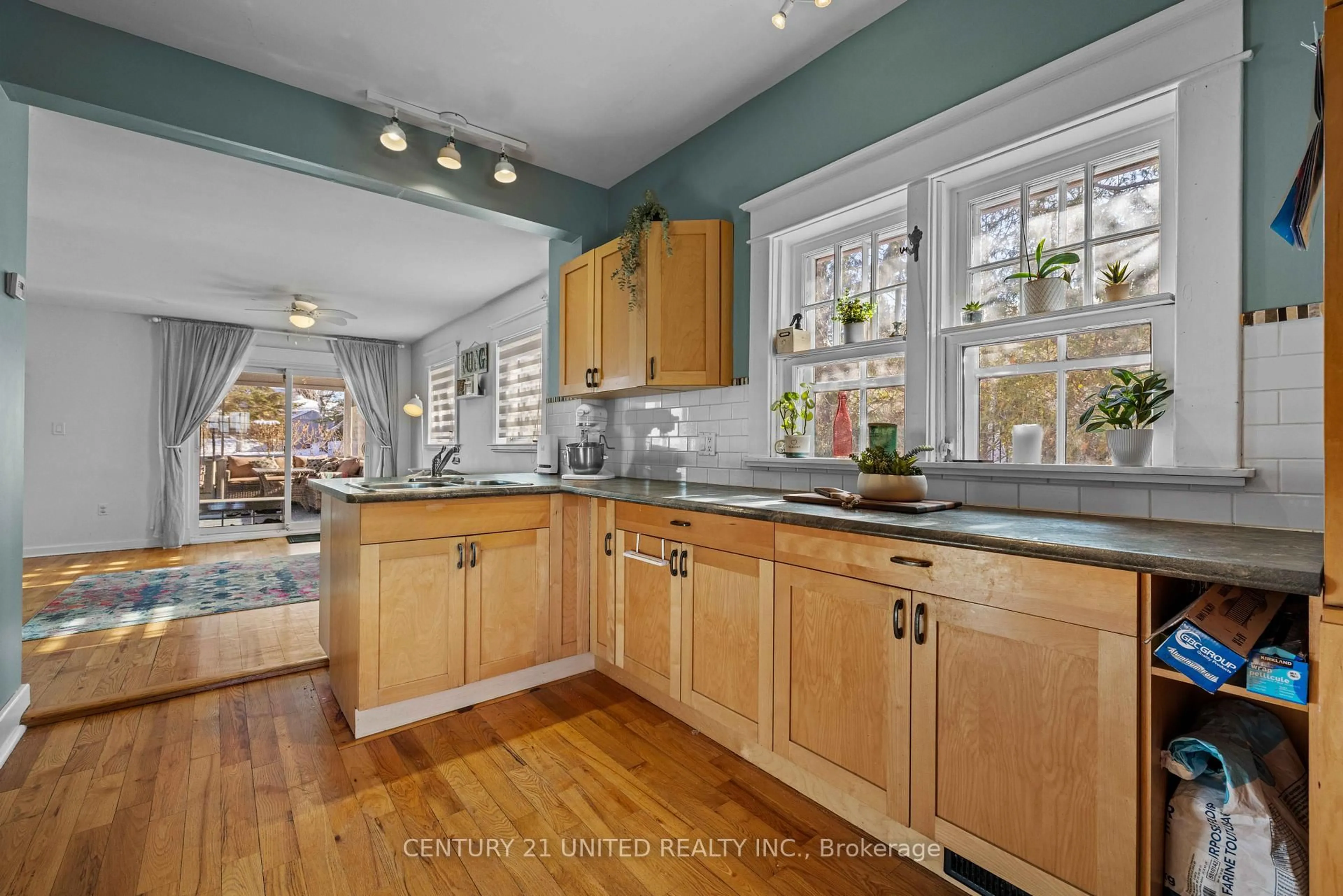 Open concept kitchen, ceramic/tile floor for 614 River Rd, Peterborough Ontario K9J 1E7