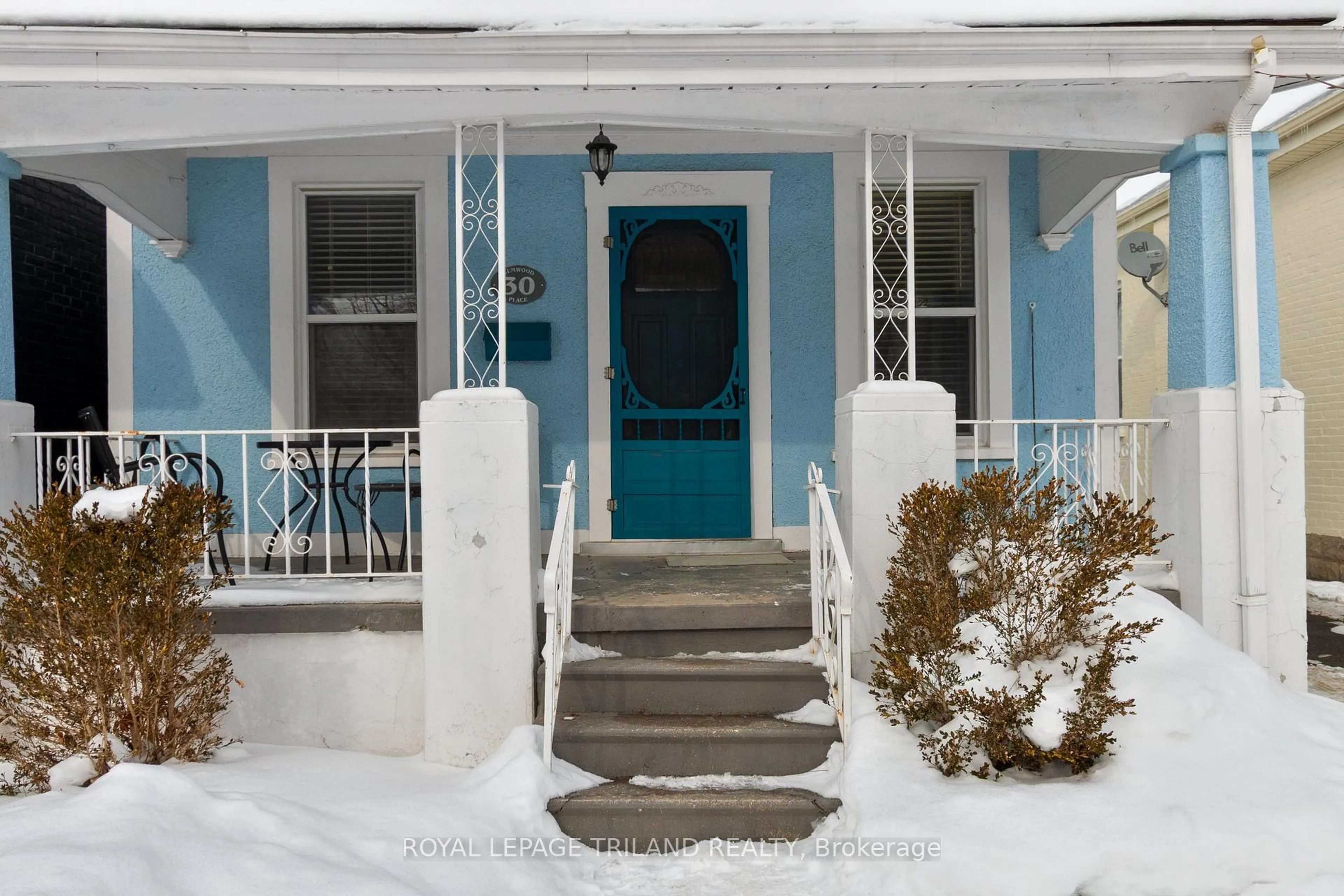 Indoor entryway for 30 ELMWOOD Pl, London South Ontario N6J 1J2