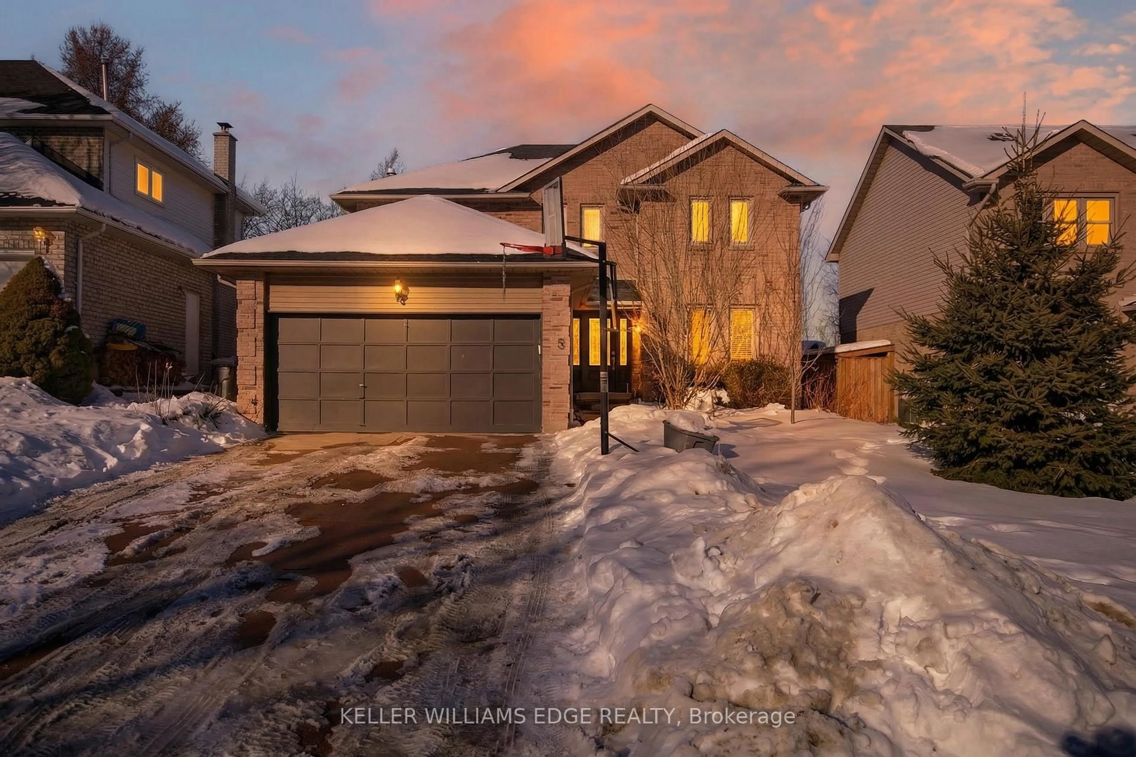 A pic from outside/outdoor area/front of a property/back of a property/a pic from drone, street for 5 Giffin Rd, Hamilton Ontario L9H 6S1