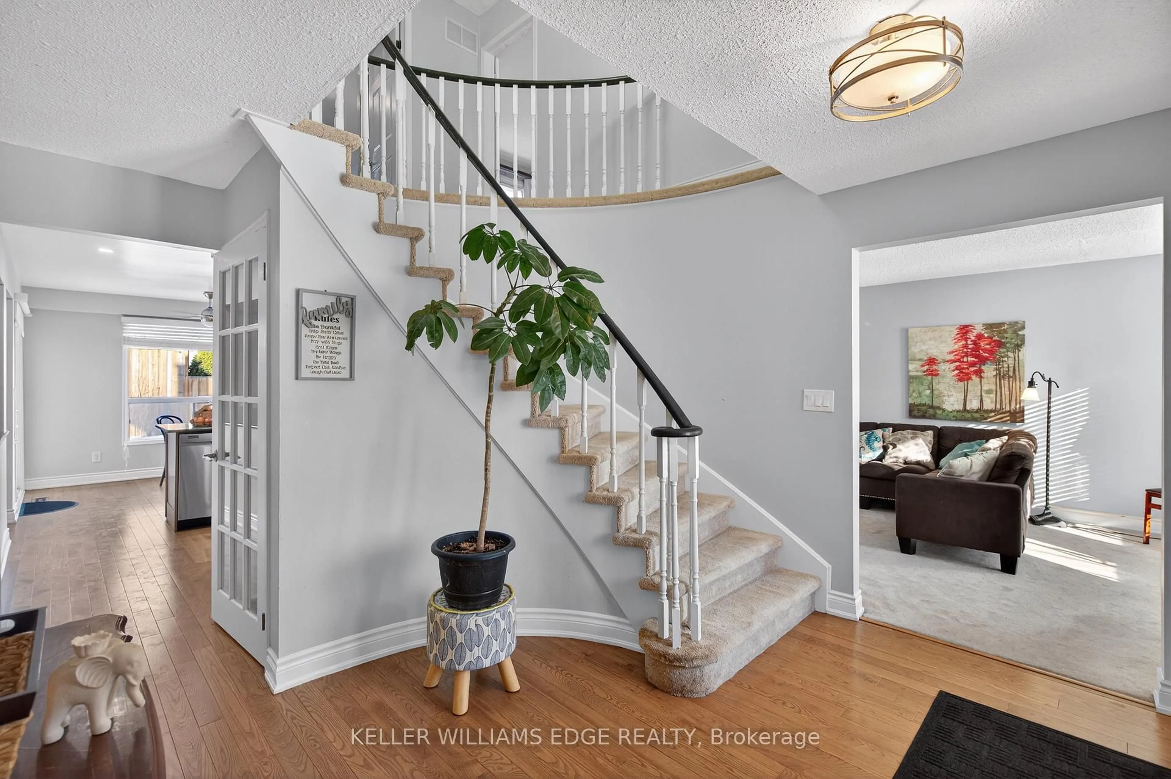Indoor entryway for 5 Giffin Rd, Hamilton Ontario L9H 6S1
