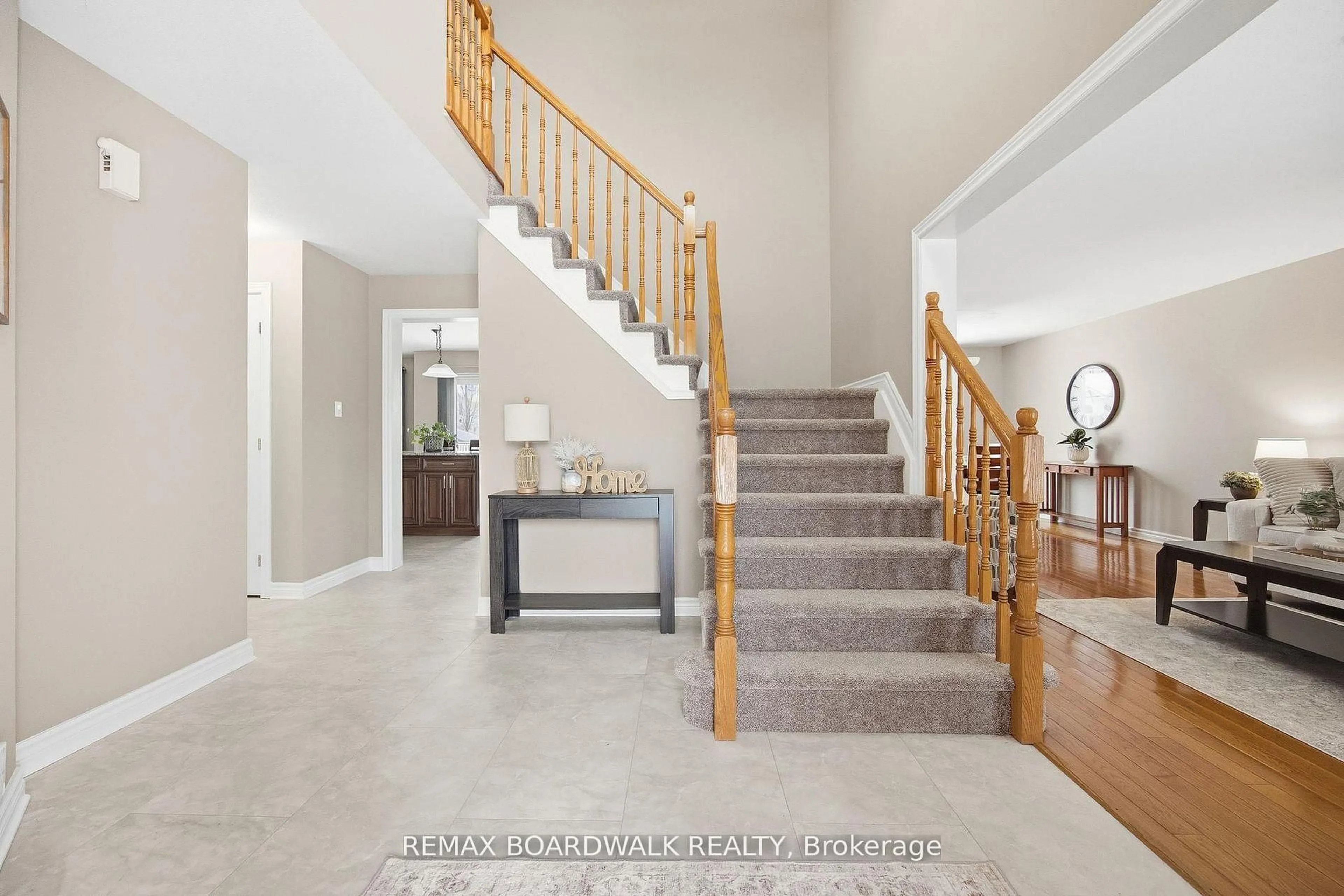 Indoor foyer for 27 Comba Dr, Carleton Place Ontario K7C 4V2