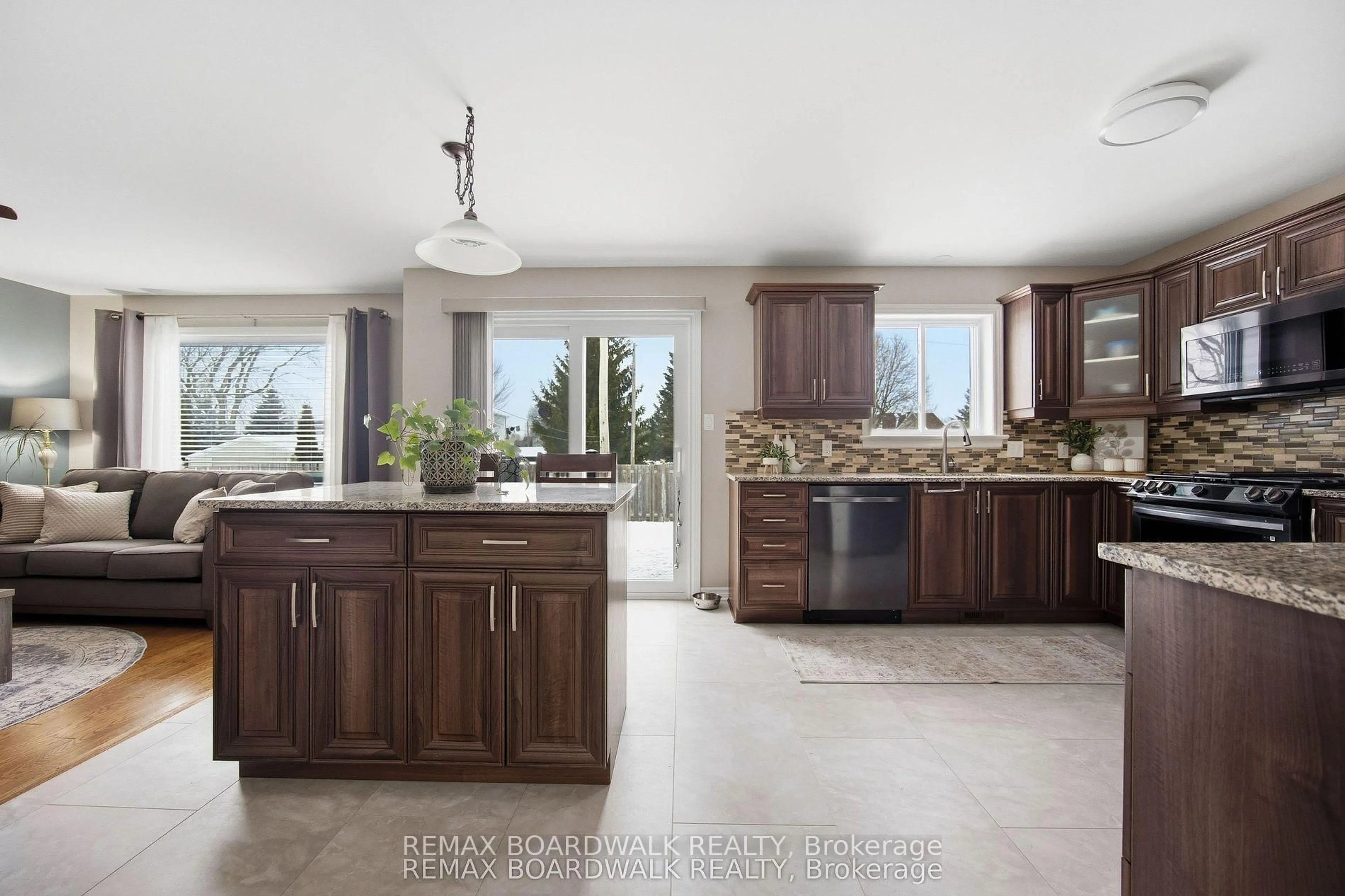 Open concept kitchen, ceramic/tile floor for 27 Comba Dr, Carleton Place Ontario K7C 4V2