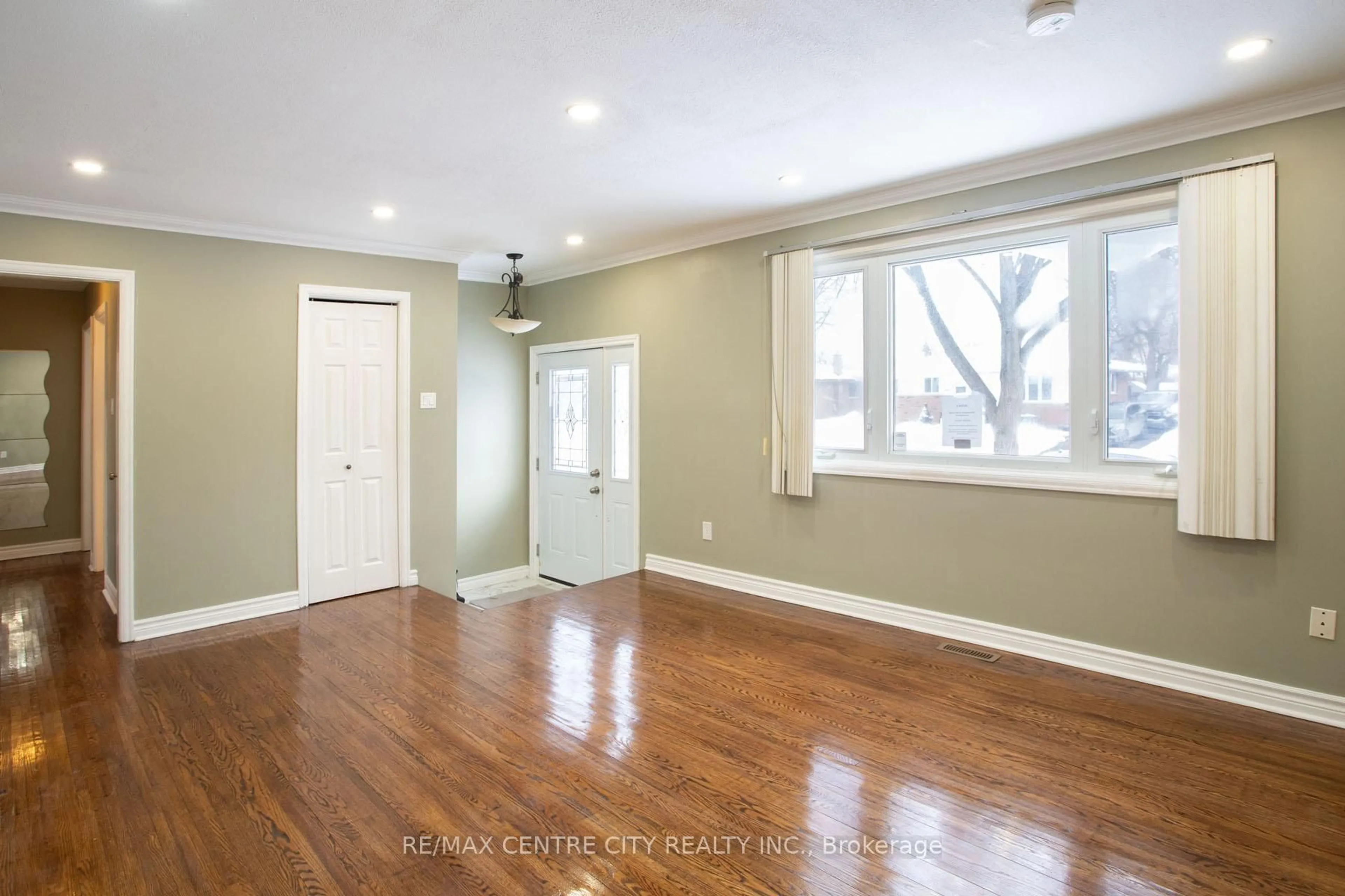 A pic of a room for 89 Alayne Cres, London South Ontario N6E 2A2