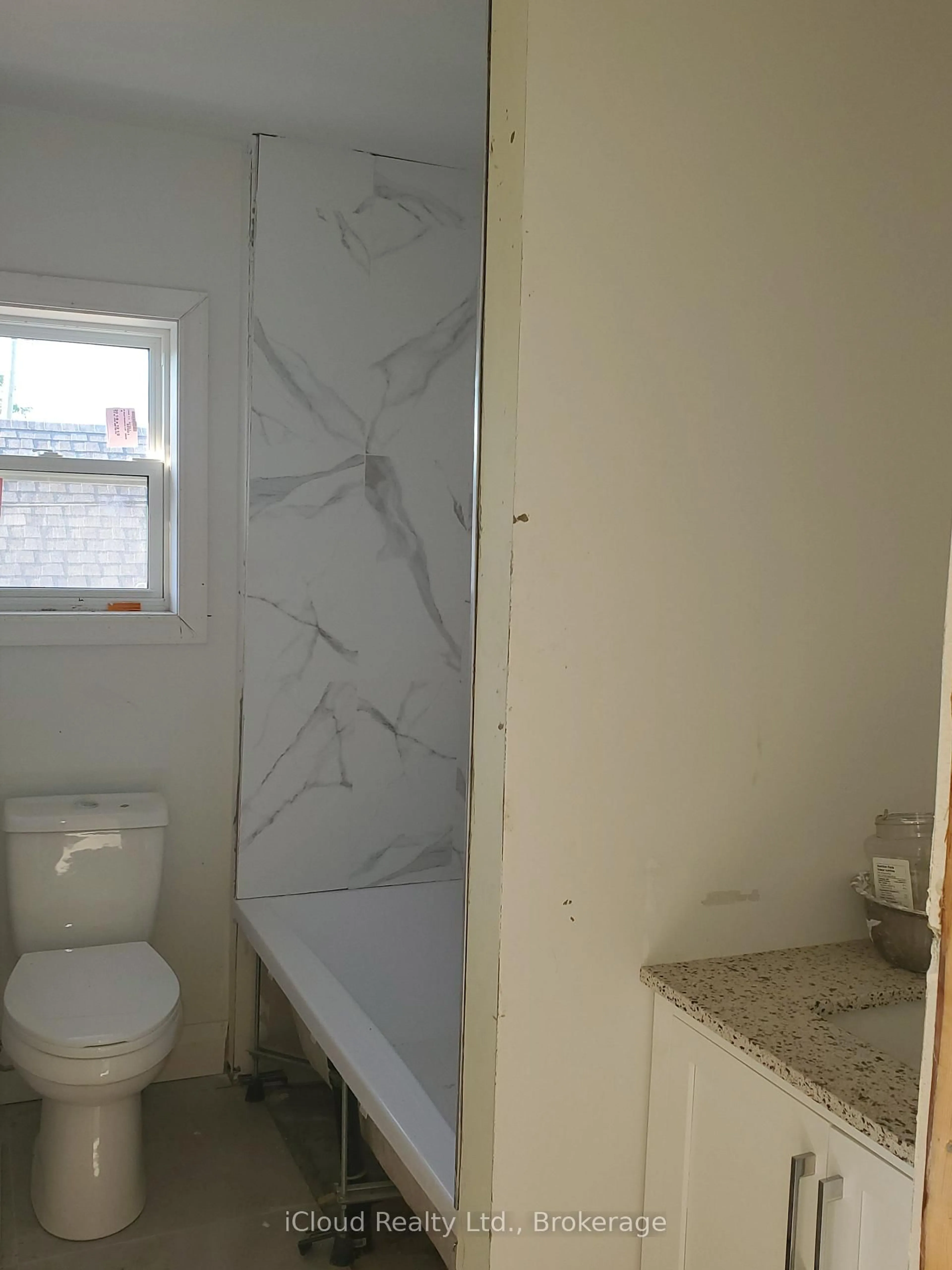 A pic of a room for 62 Currie St, St. Catharines Ontario L2M 5M8