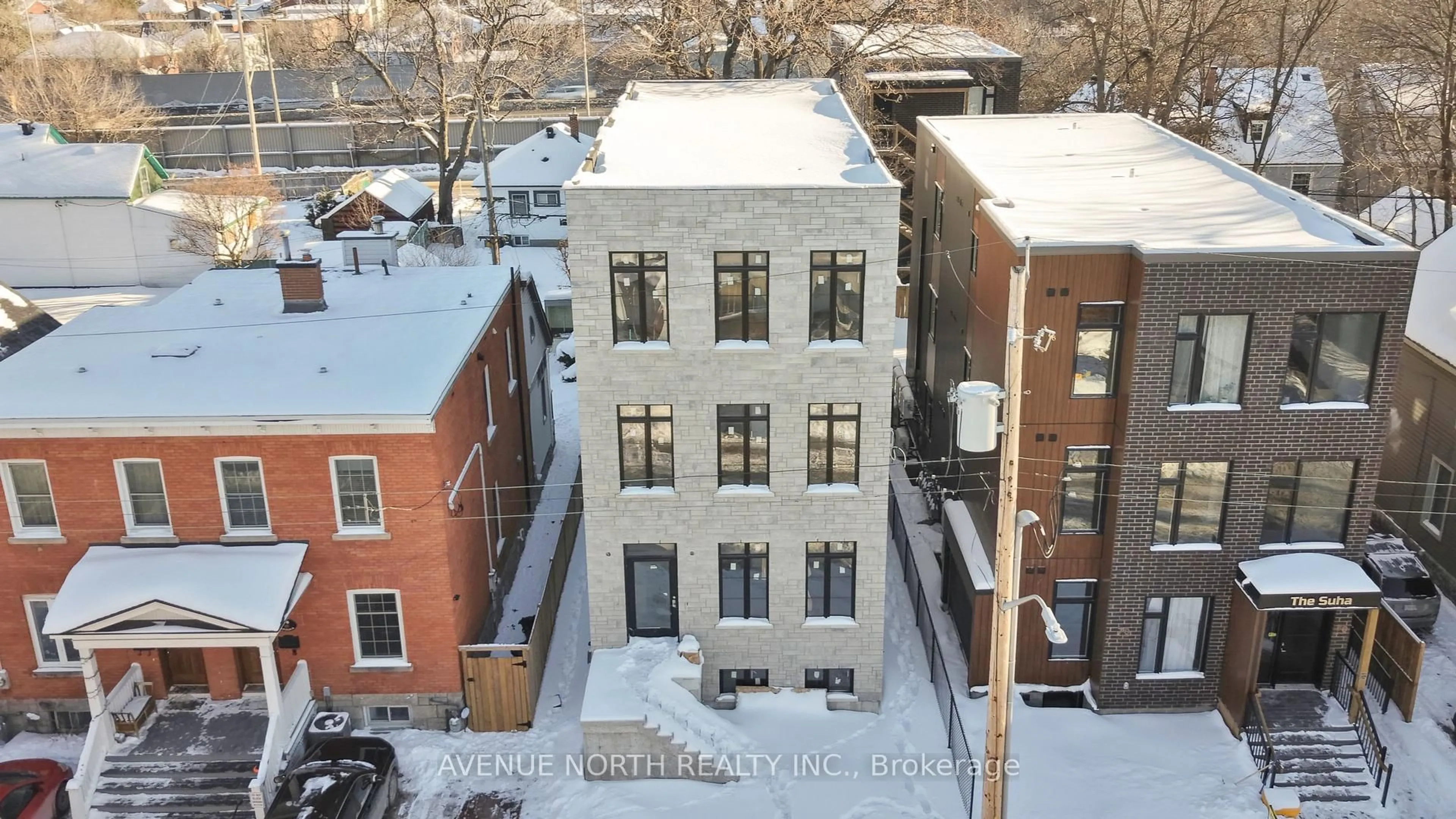 A pic from outside/outdoor area/front of a property/back of a property/a pic from drone, city buildings view from balcony for 74 Havelock St, Ottawa Ontario K1S 0A6