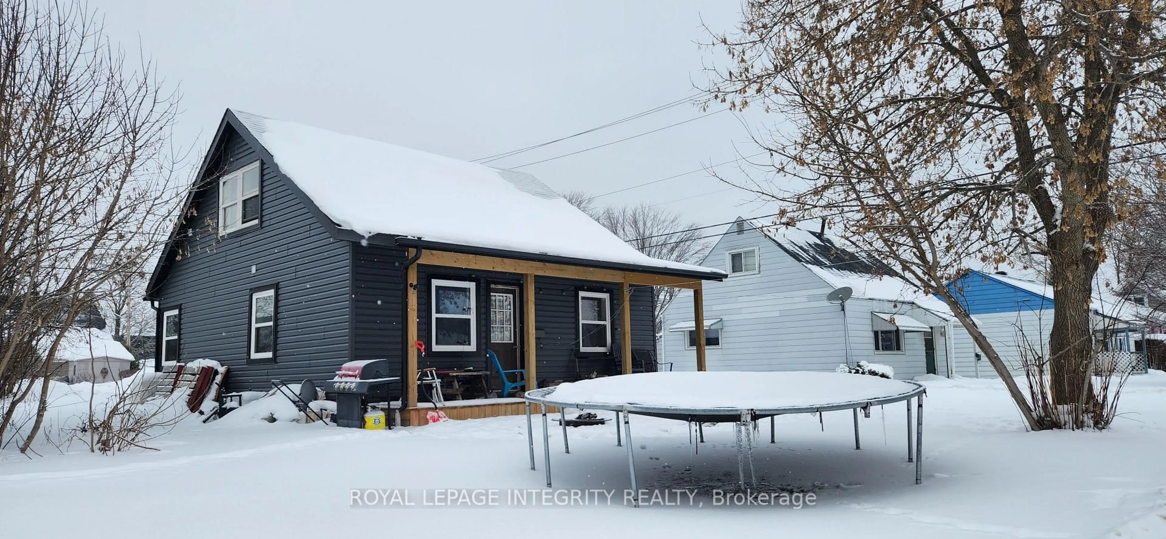 Unknown for 17 Roosevelt Dr, Smiths Falls Ontario K7A 3J7