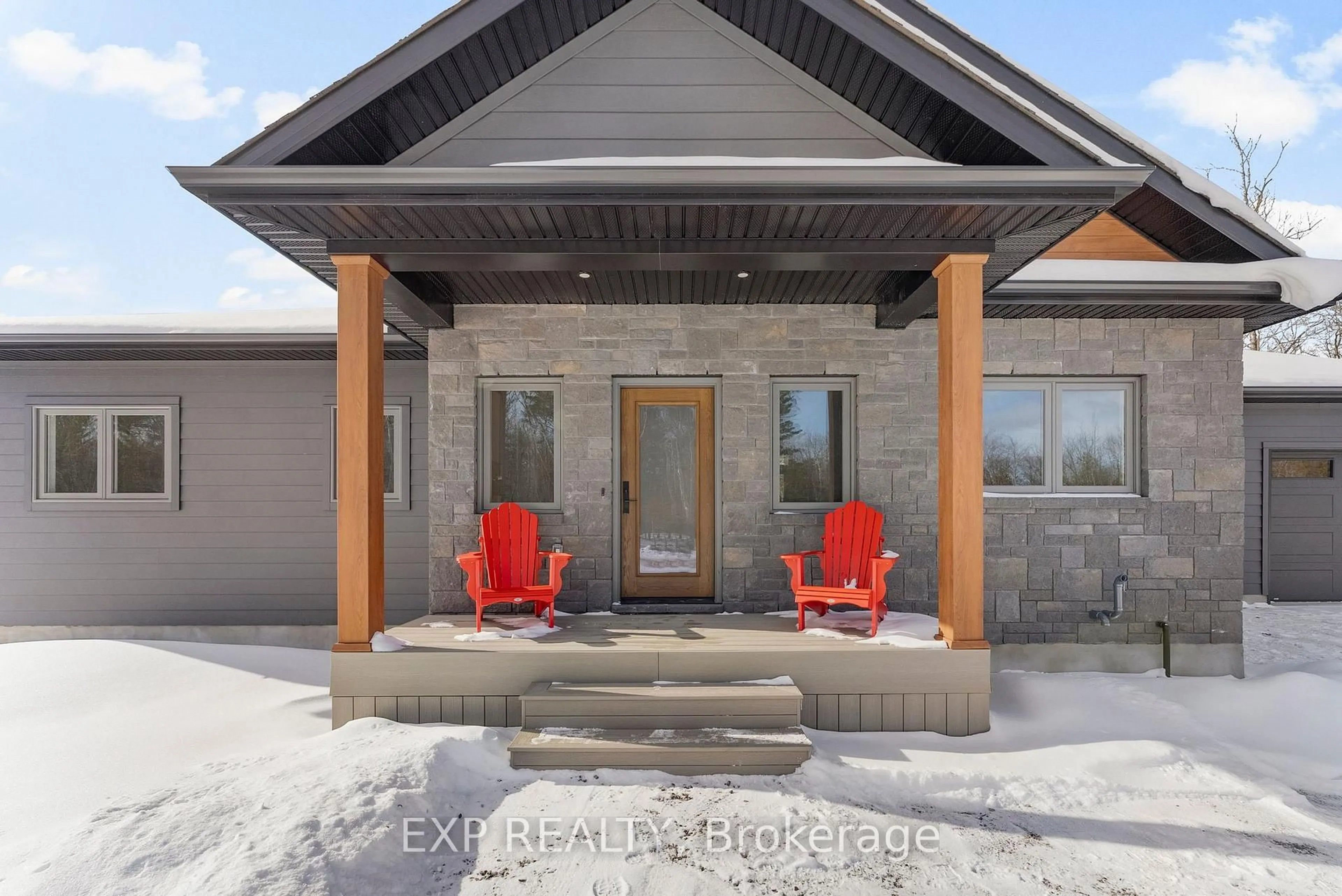 Indoor entryway for 9 Longleaf Way, Calabogie Ontario K0J 1H0