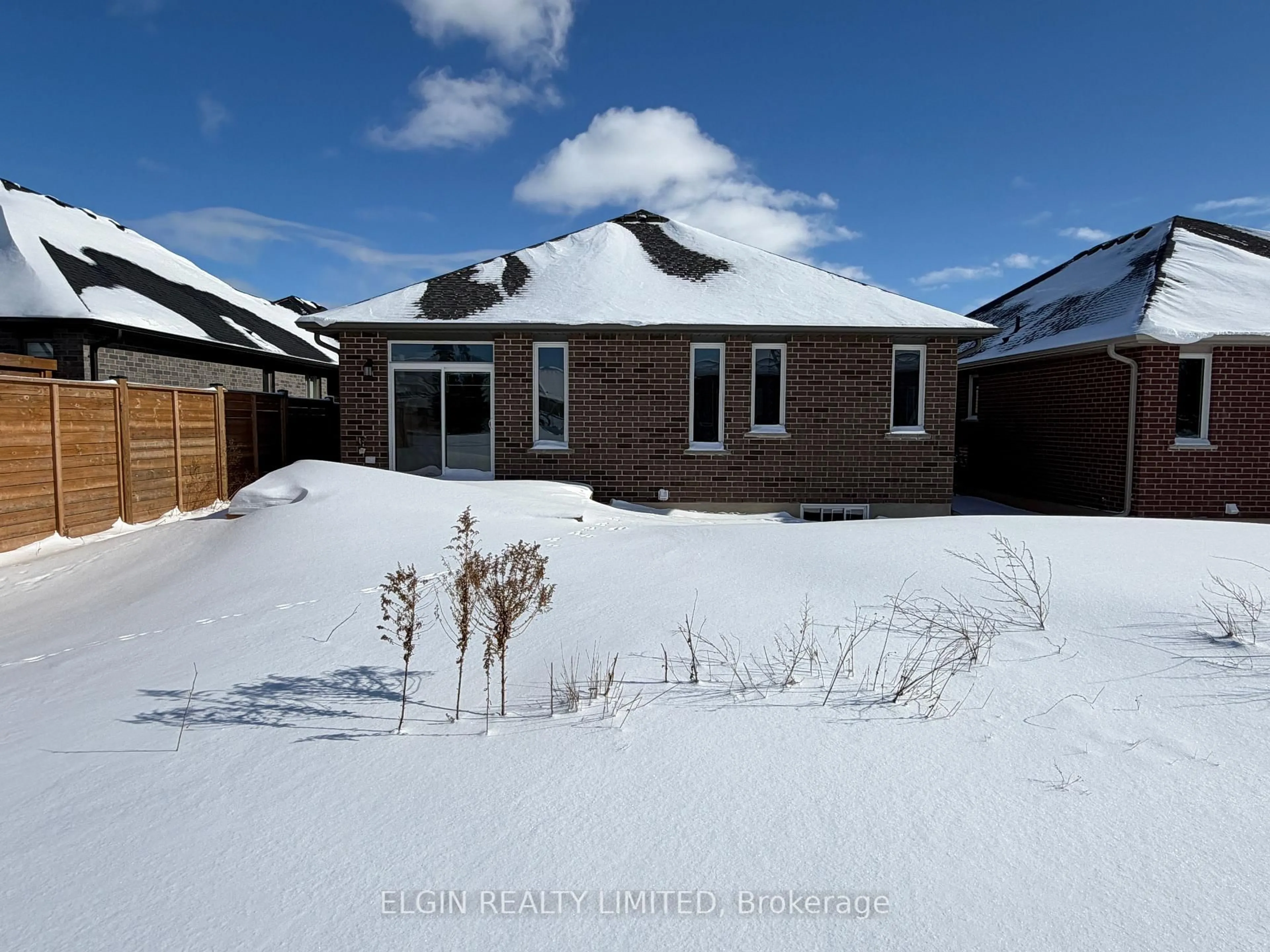 A pic from outside/outdoor area/front of a property/back of a property/a pic from drone, street for 254 Renaissance Dr, St. Thomas Ontario N5R 0P9