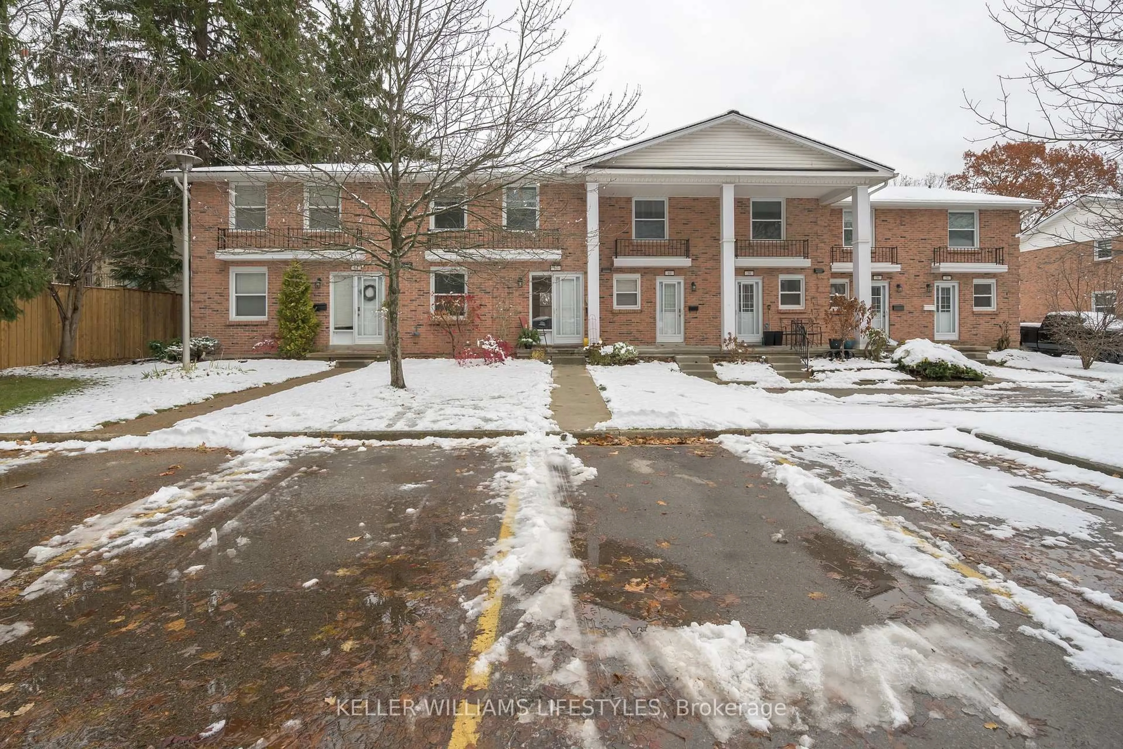 A pic from outside/outdoor area/front of a property/back of a property/a pic from drone, street for 1385 Commissioners Rd #62, London South Ontario N6K 1E2