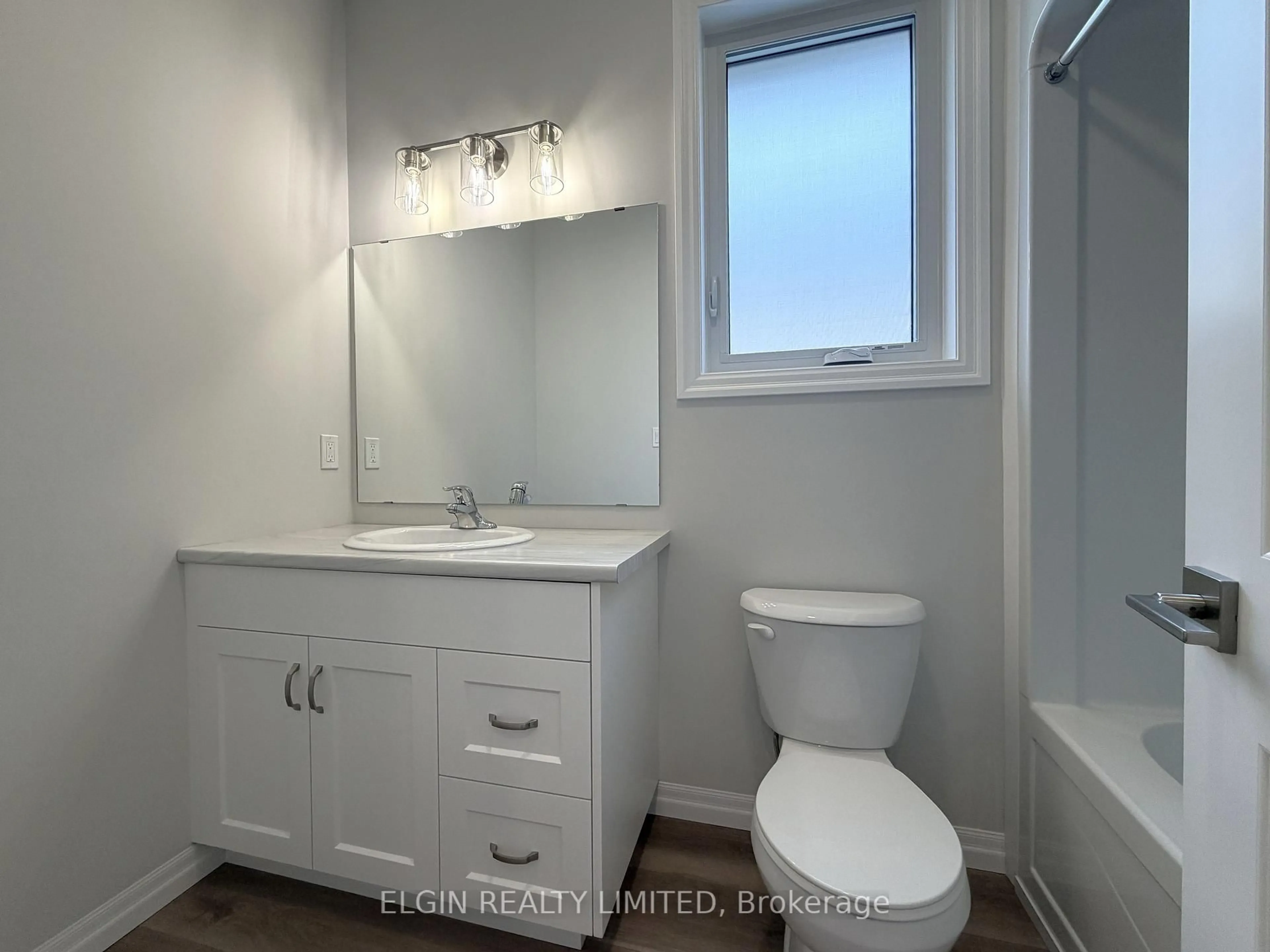 Standard bathroom, unknown for 256 Renaissance Dr, St. Thomas Ontario N5R 0P9