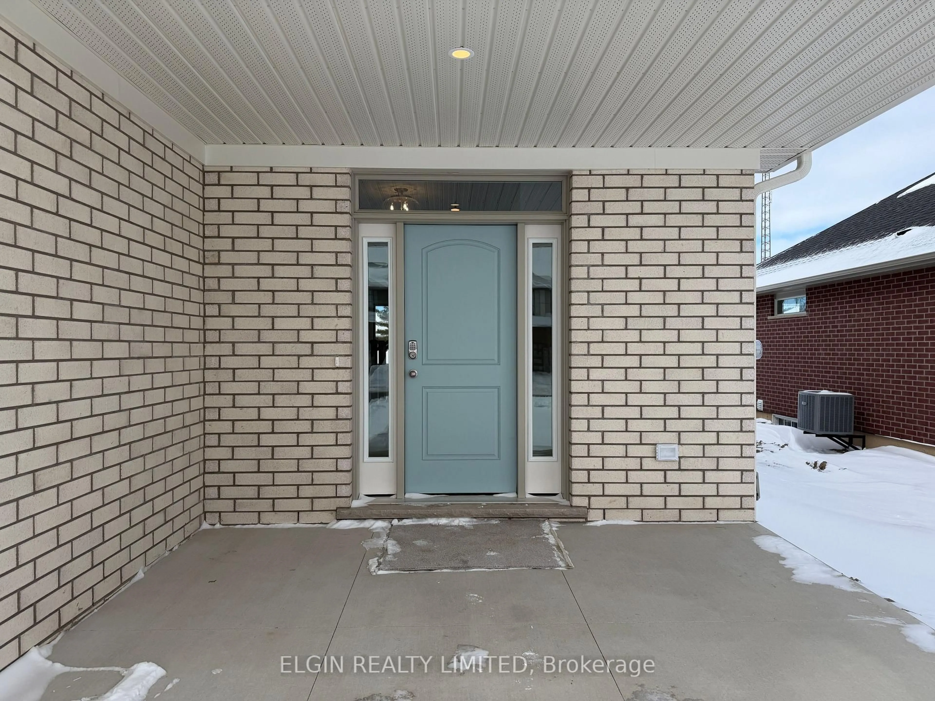 Indoor entryway for 258 Renaissance Dr, St. Thomas Ontario N5R 0P9