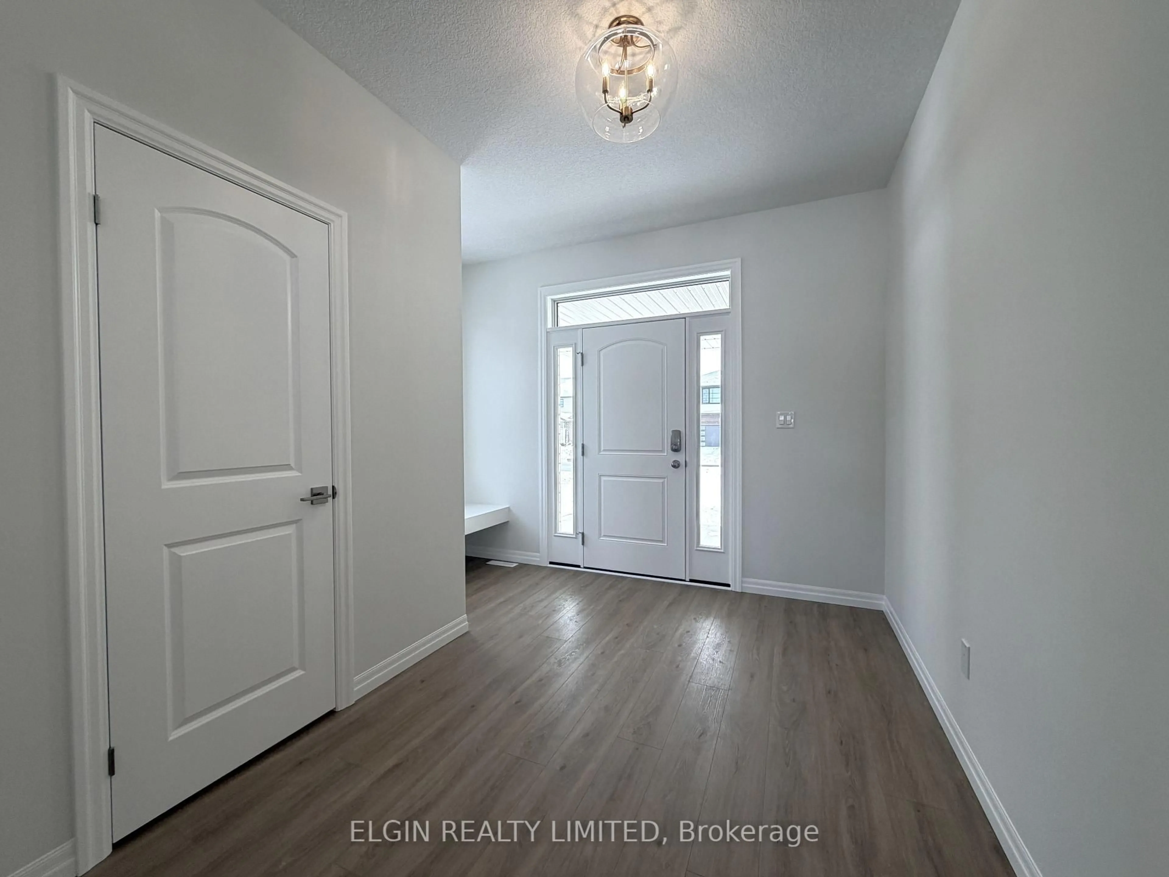 Indoor entryway for 258 Renaissance Dr, St. Thomas Ontario N5R 0P9