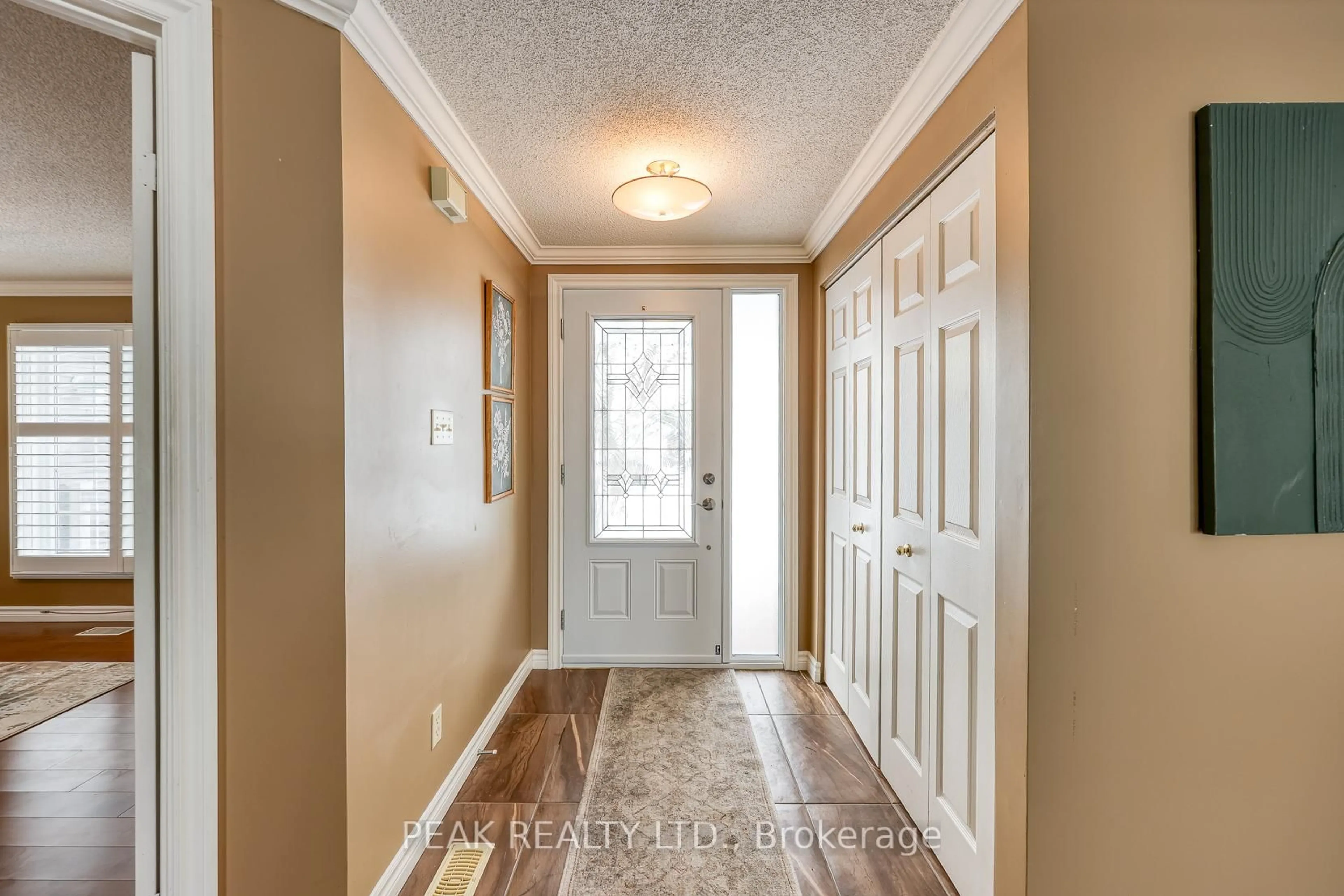 Indoor entryway for 6 Ridgebank Pl, Wilmot Ontario N3A 2G3