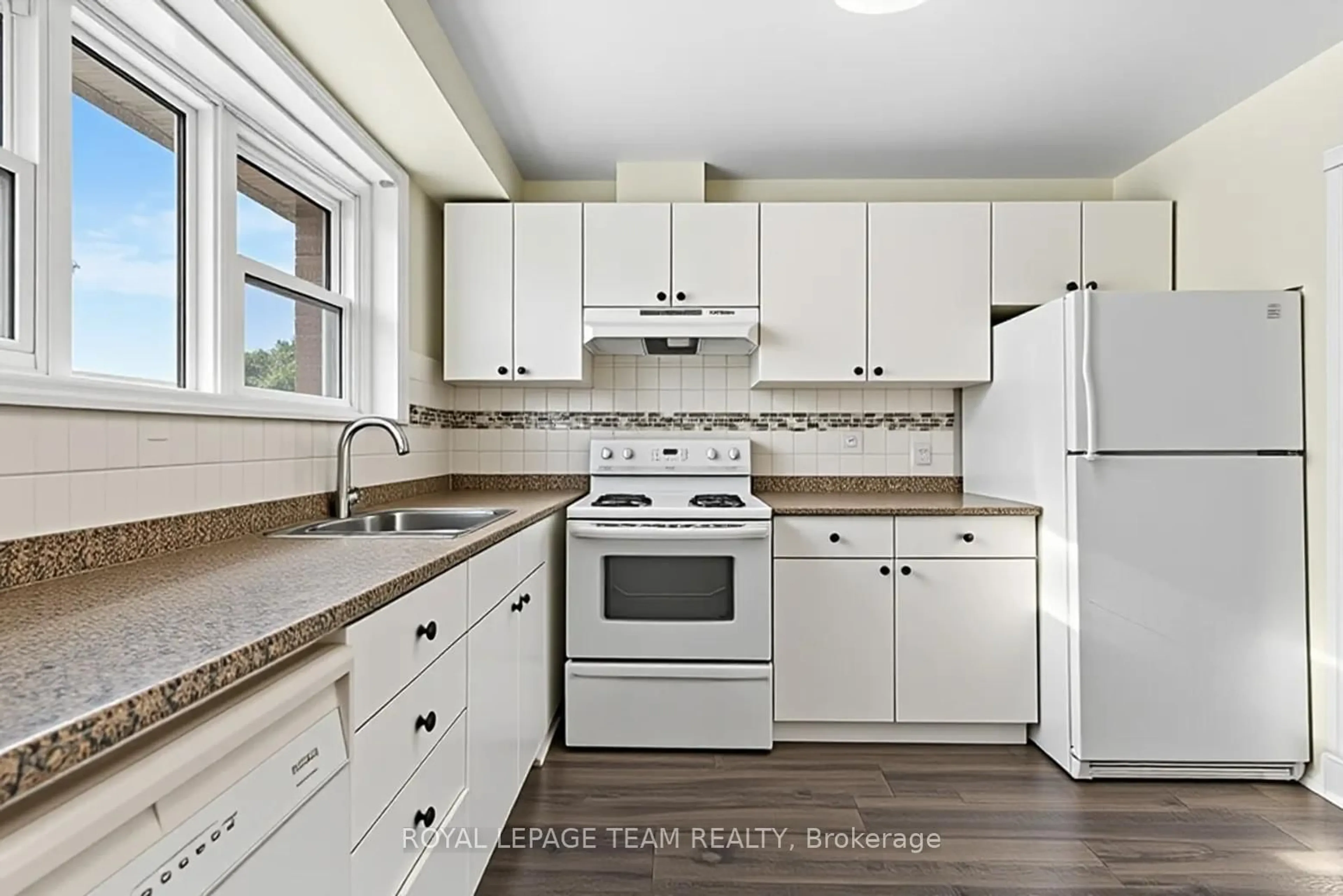 Standard kitchen, ceramic/tile floor for 920 Dynes Rd #55, Ottawa Ontario K2C 0G8