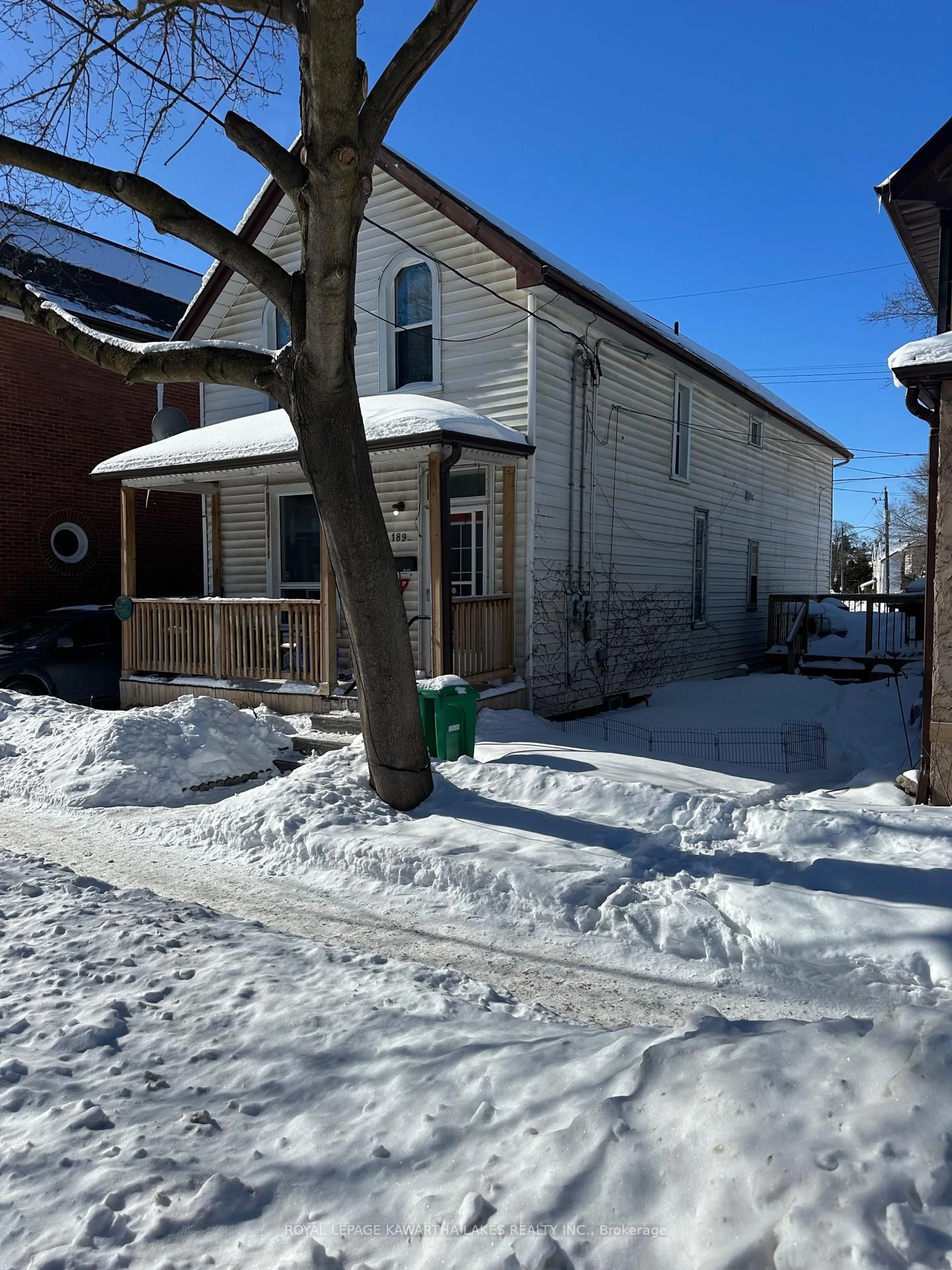 A pic from outside/outdoor area/front of a property/back of a property/a pic from drone, street for 189 Park St, Peterborough Ontario K9J 3P5