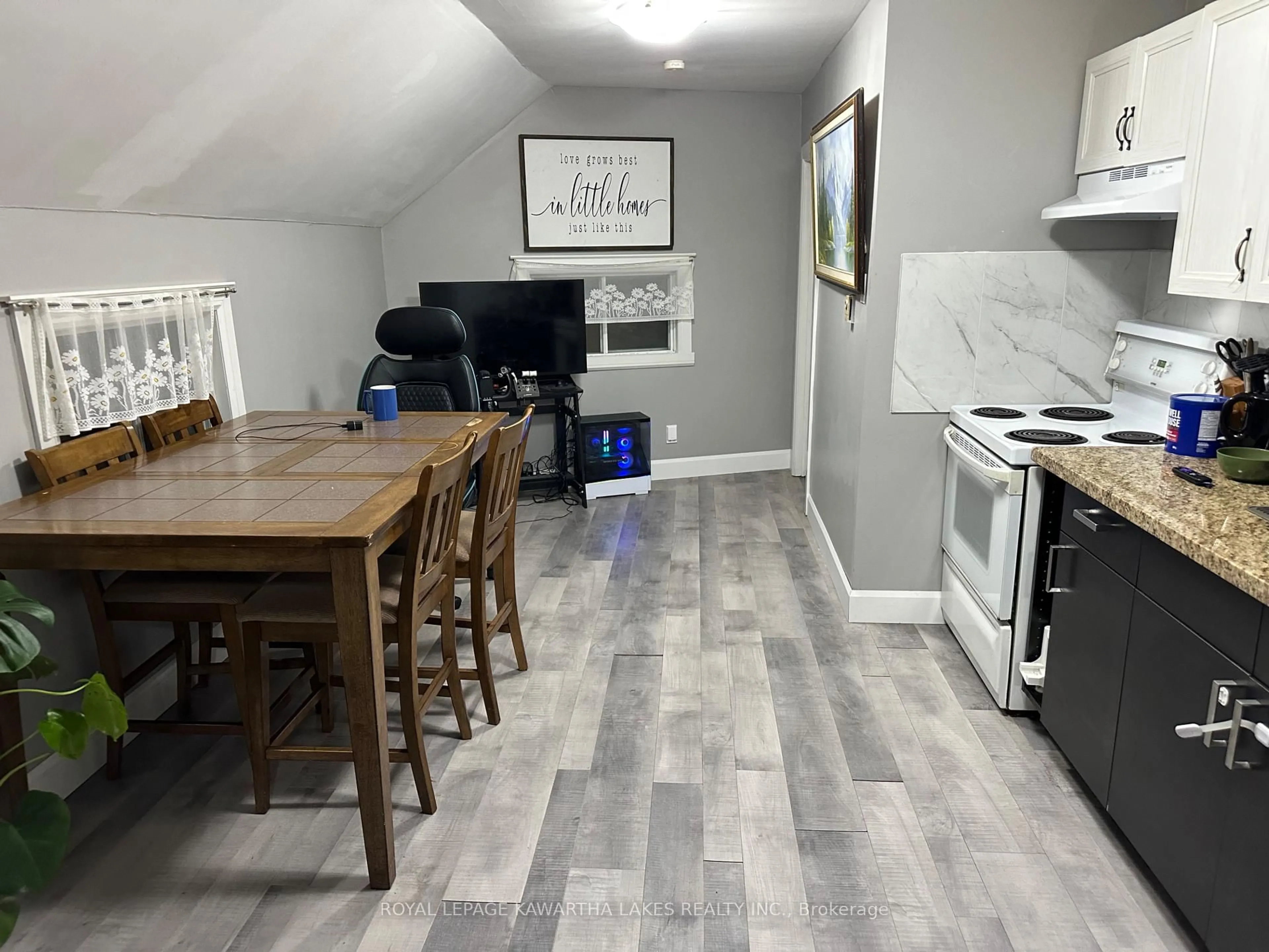 Unknown for 189 Park St, Peterborough Ontario K9J 3P5