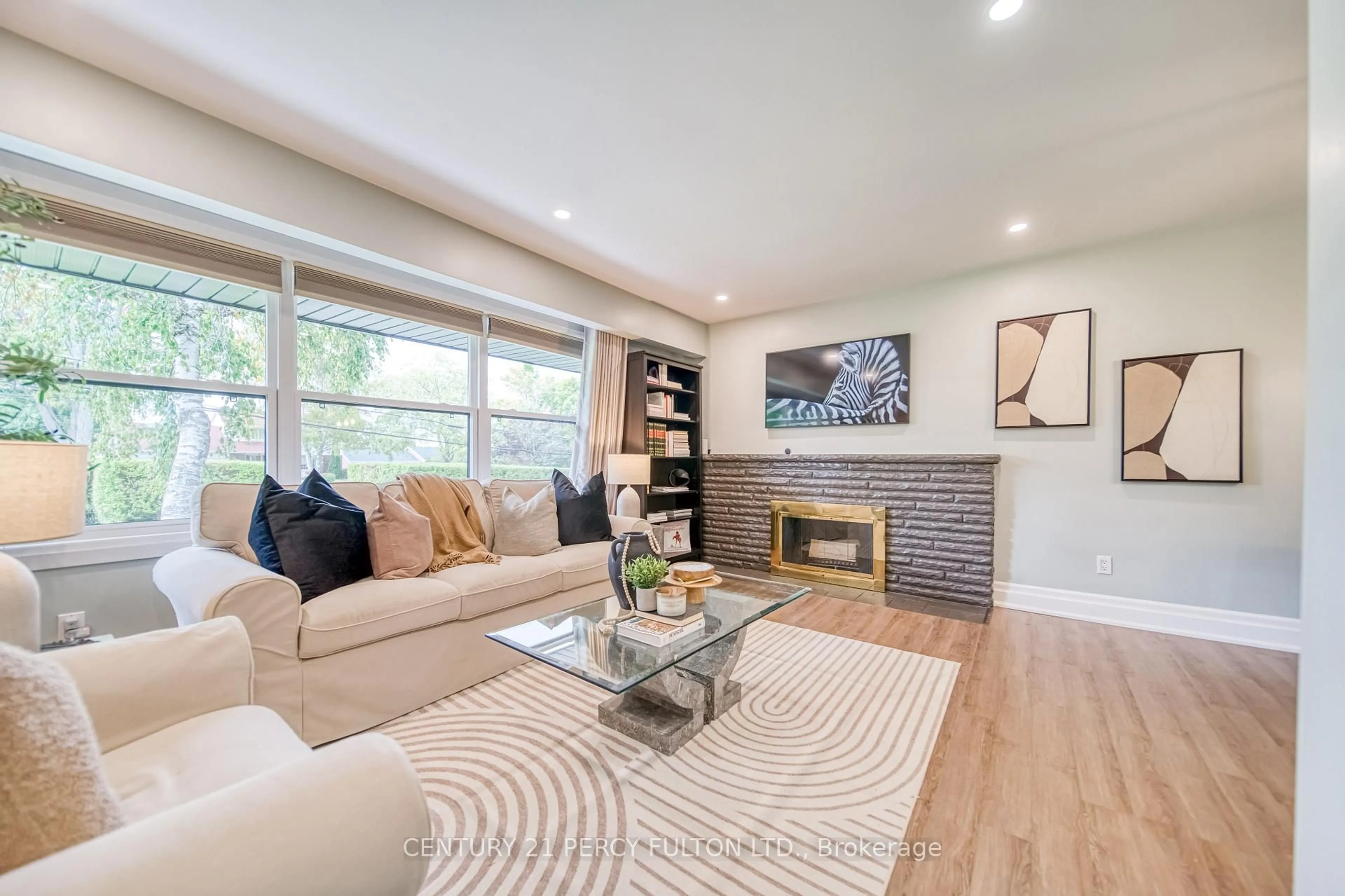 Living room with furniture, unknown for 1270 Ontario St, Cobourg Ontario K9A 3E2