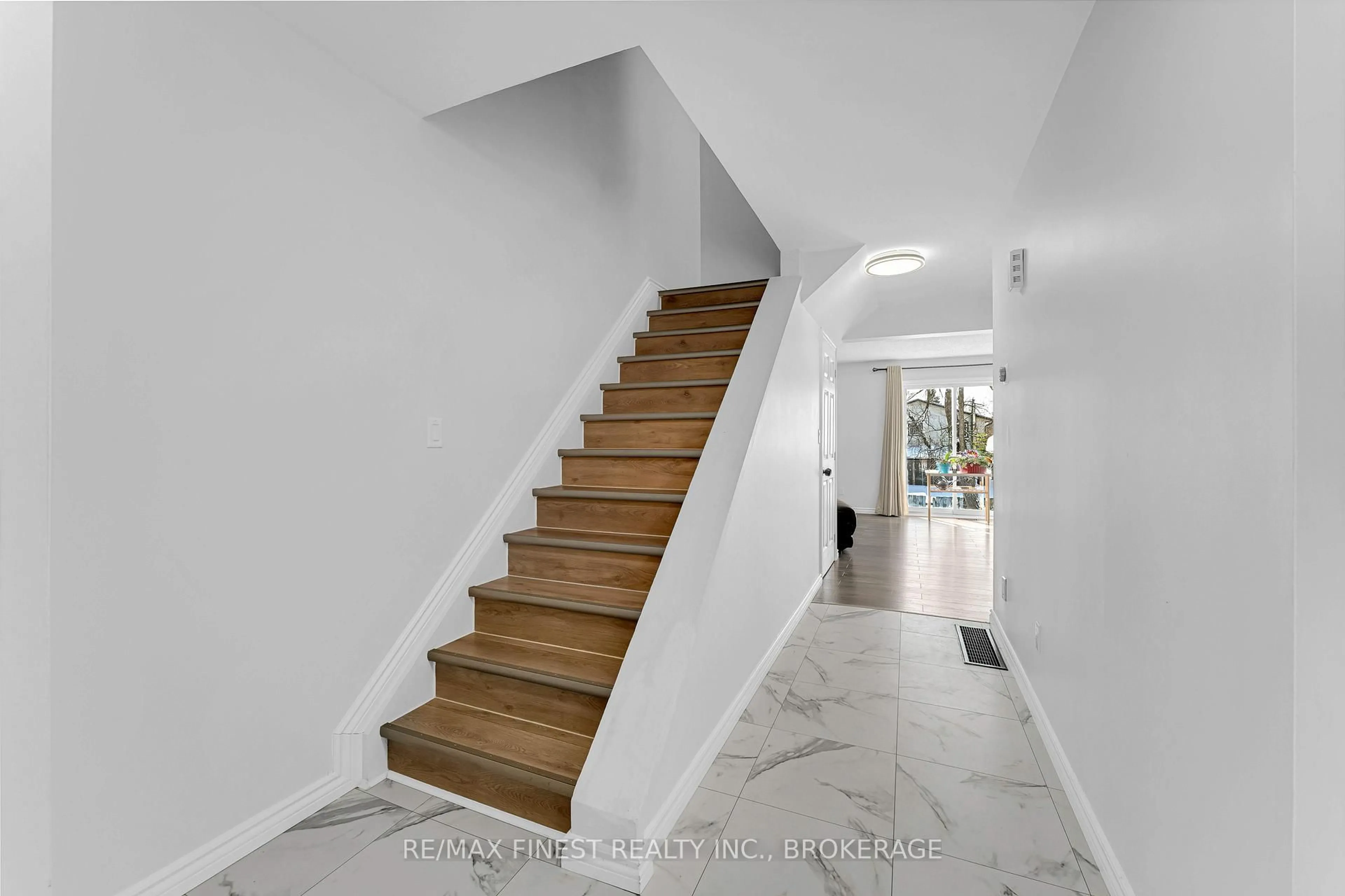 Stairs for 852 Larchwood Cres, Kingston Ontario K7P 2P9