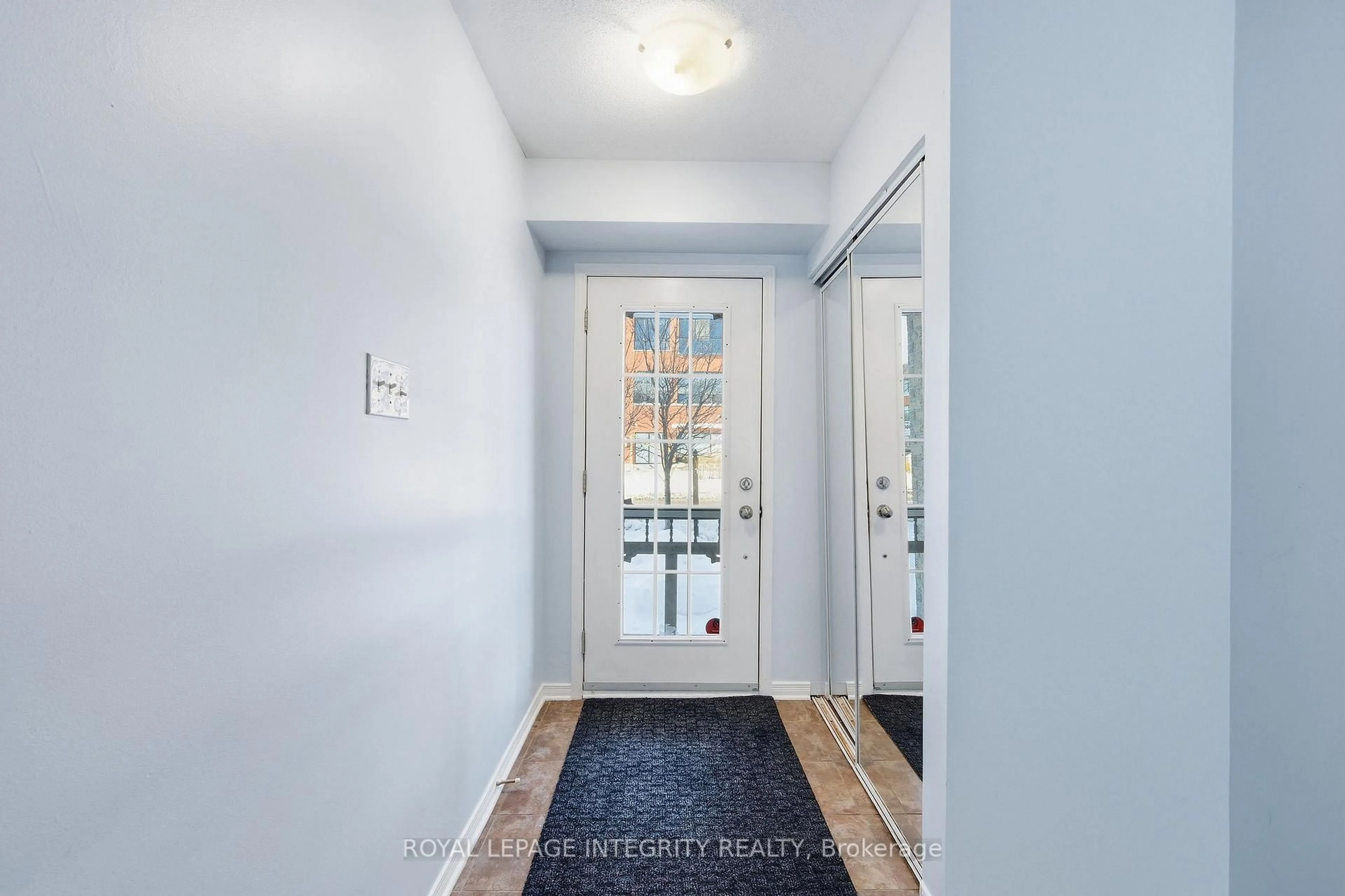 Indoor entryway for 225 Kennevale Dr, Ottawa Ontario K2J 0C3