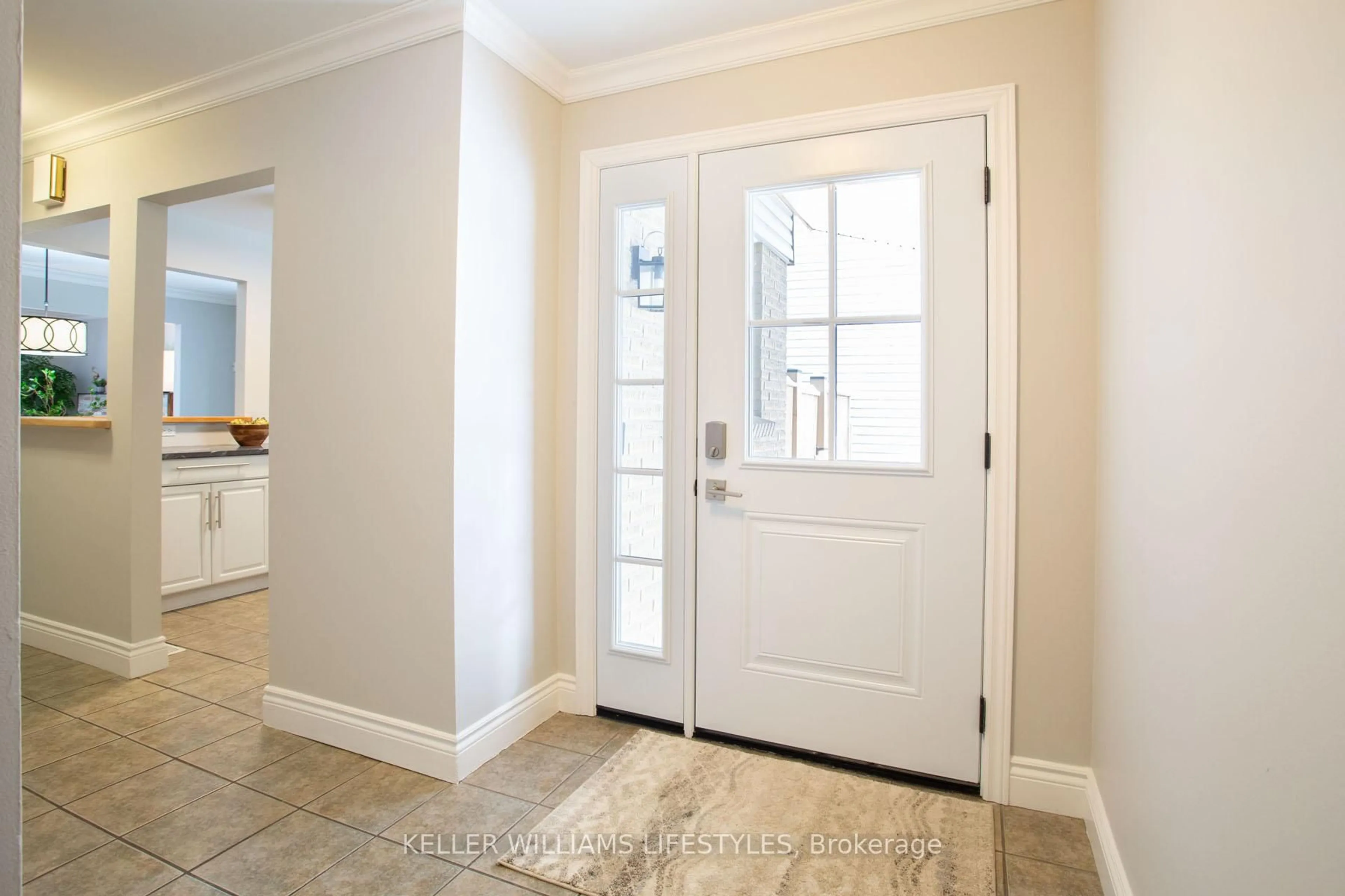 Indoor entryway for 5 Winding Woods Cres, London North Ontario N6G 3G3