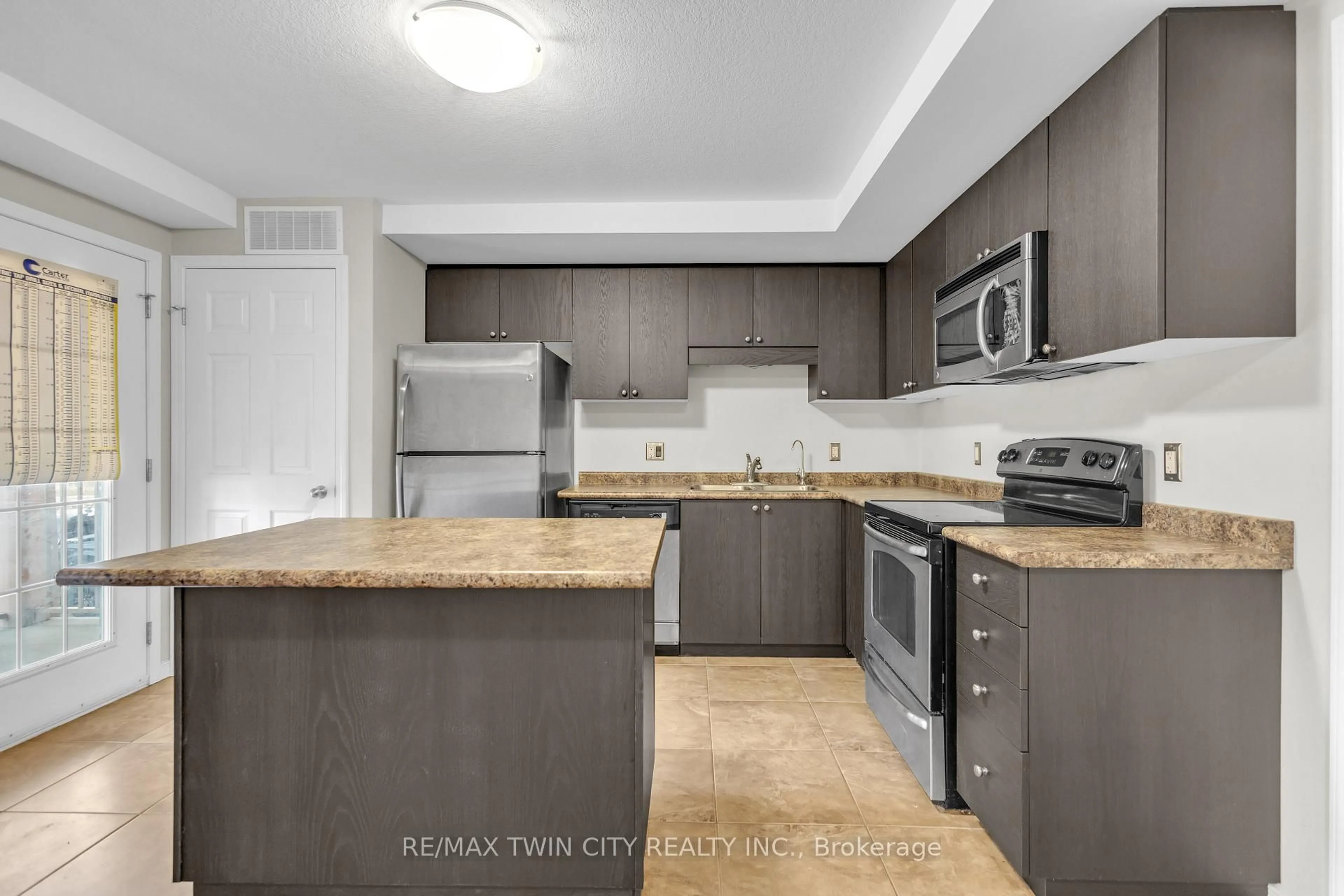 Standard kitchen, unknown for 1460 Highland Rd #6C, Kitchener Ontario N2N 0B7