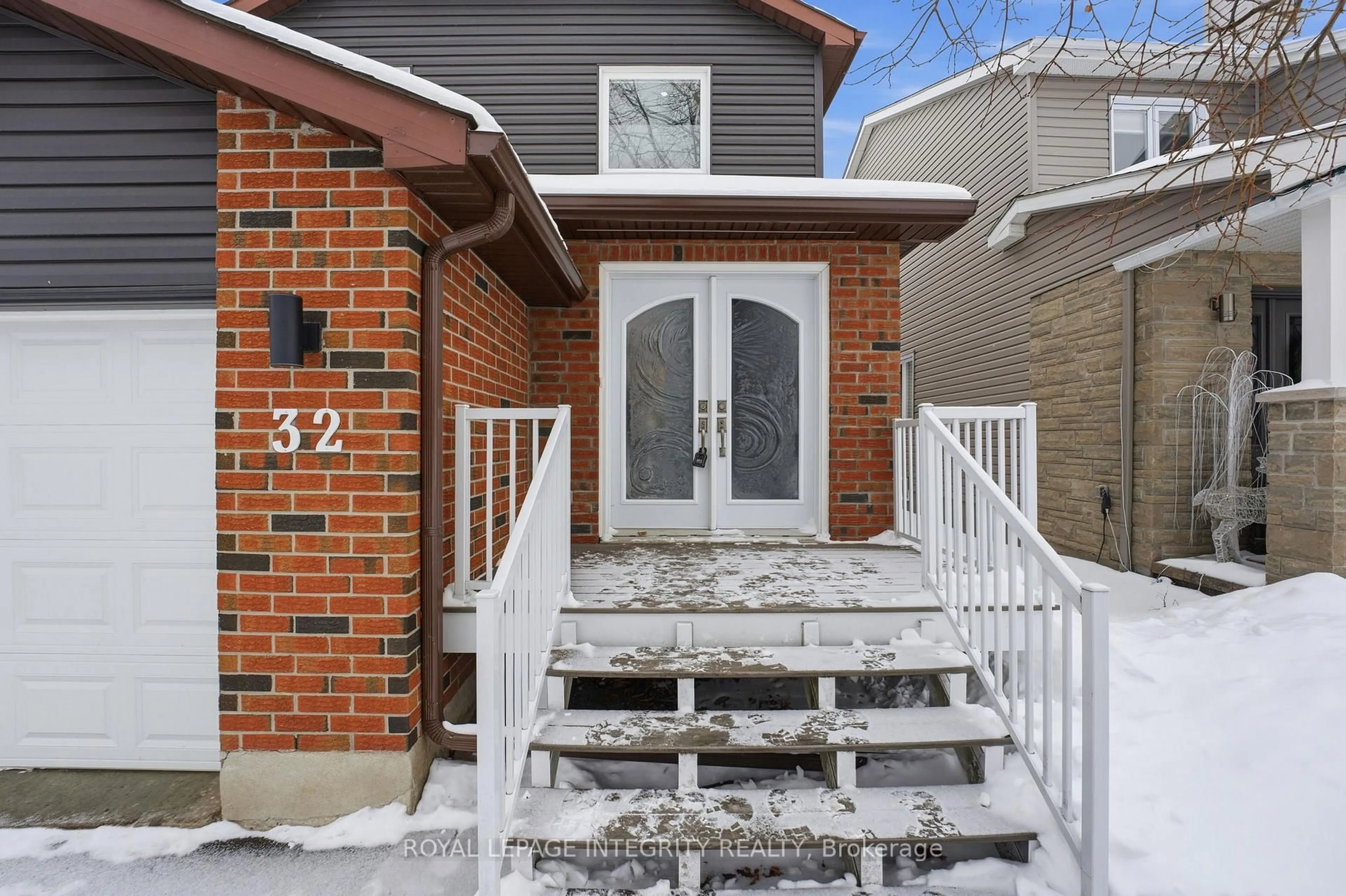 Unknown for 32 Acklam Terr, Ottawa Ontario K2K 2H5