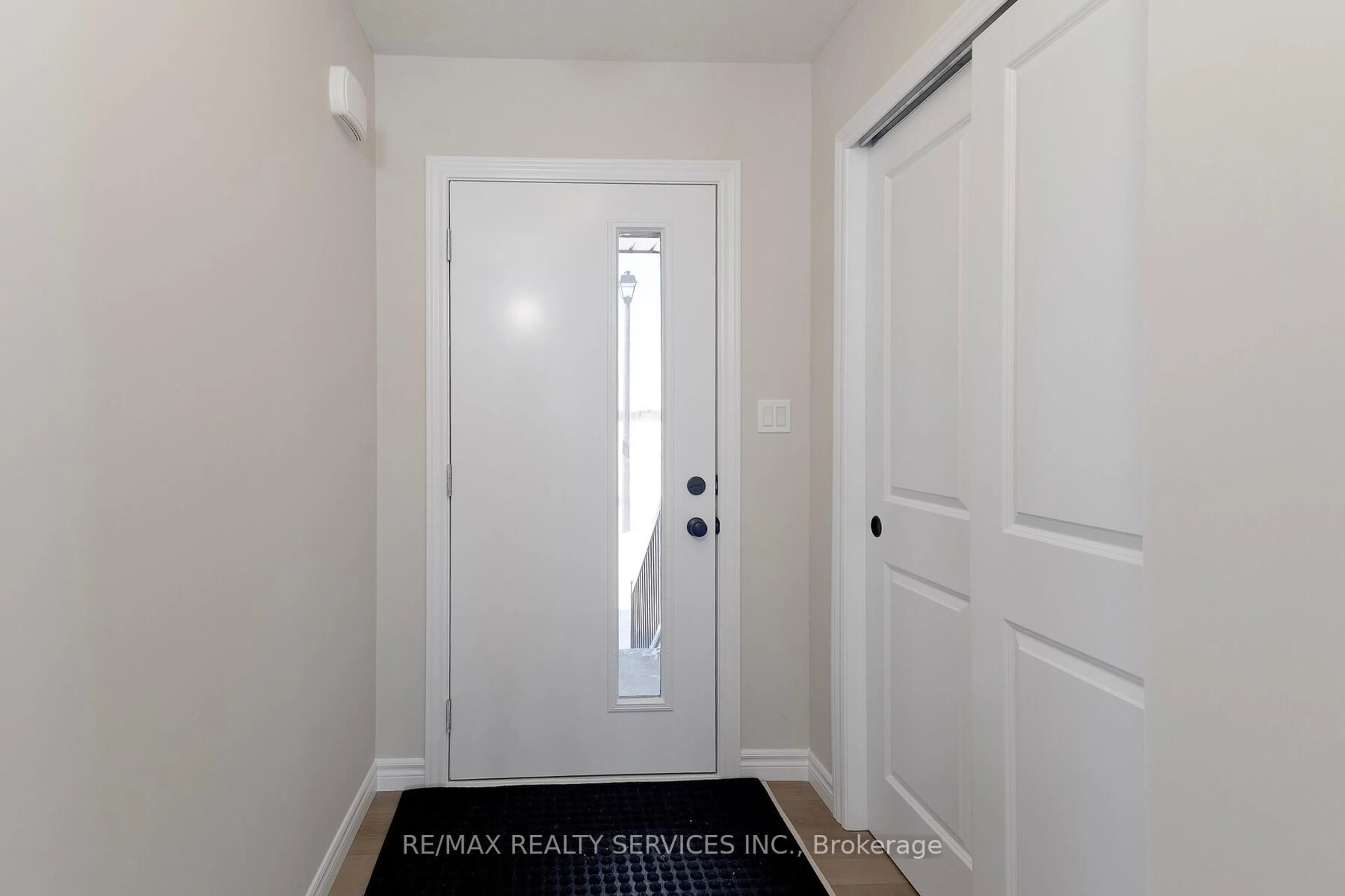 Indoor entryway for 25 Becker St, Stratford Ontario N5A 0L2