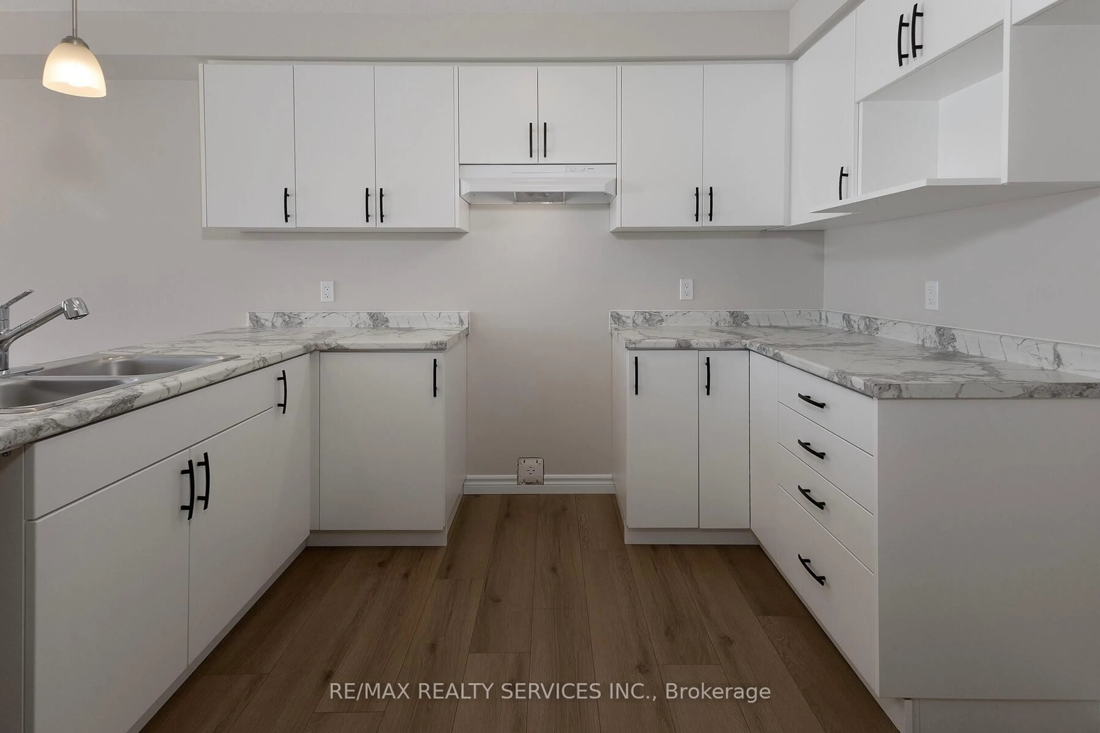 Unknown for 25 Becker St, Stratford Ontario N5A 0L2