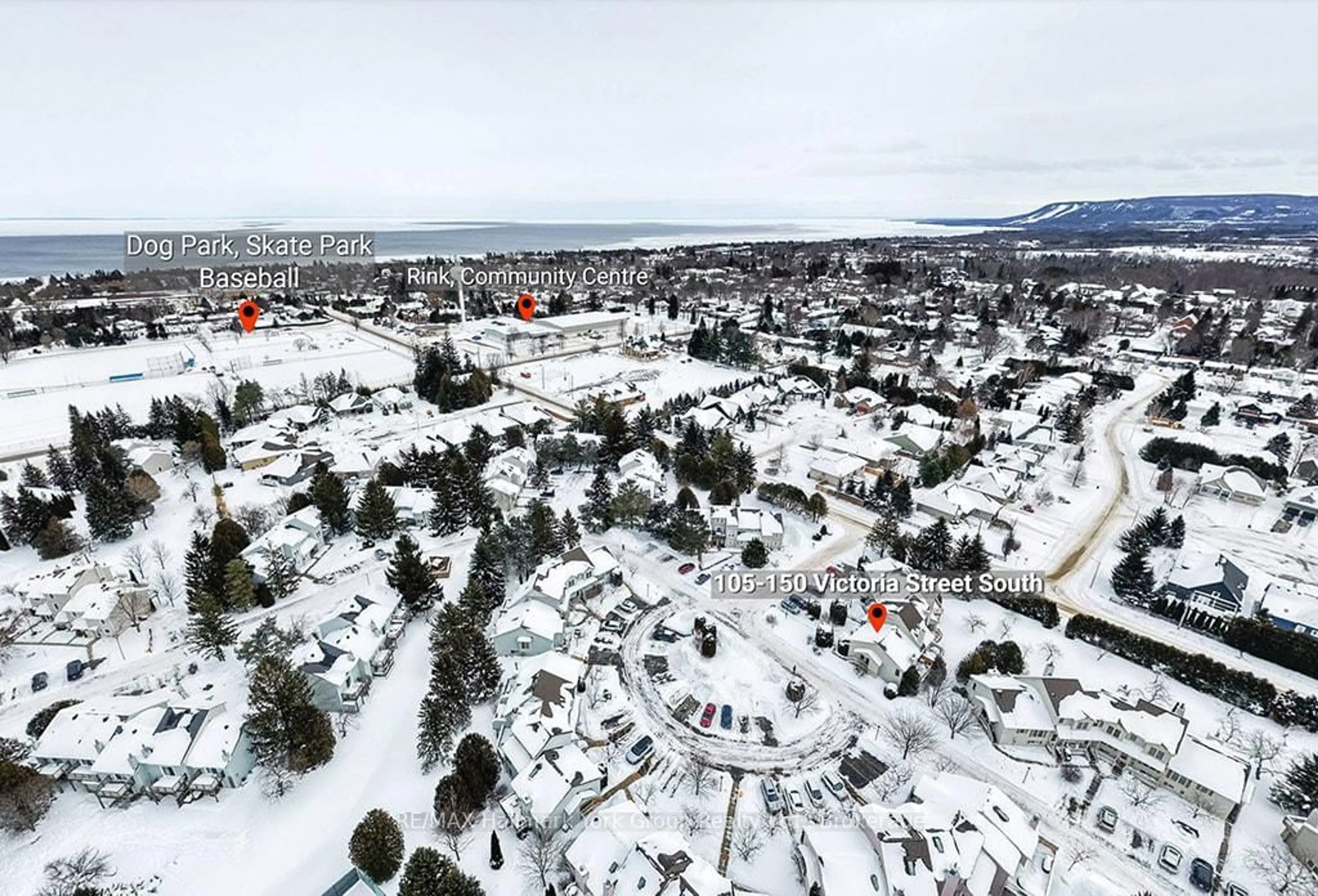 A pic from outside/outdoor area/front of a property/back of a property/a pic from drone, street for 150 Victoria St #105, Blue Mountains Ontario N0H 2P0