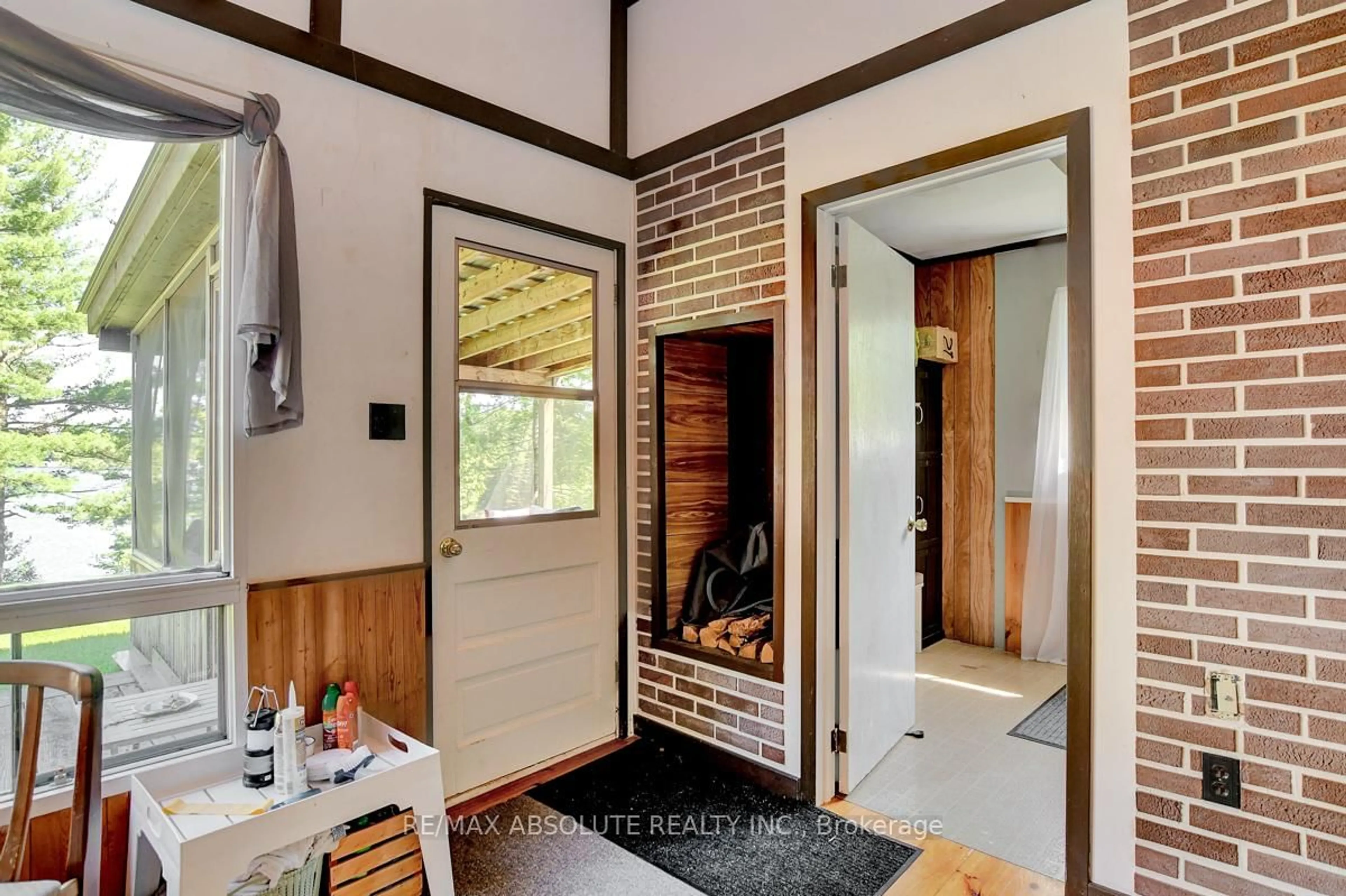 Indoor entryway for 3012 PIKE LAKE 16C Rte, Perth Ontario K7H 3C5