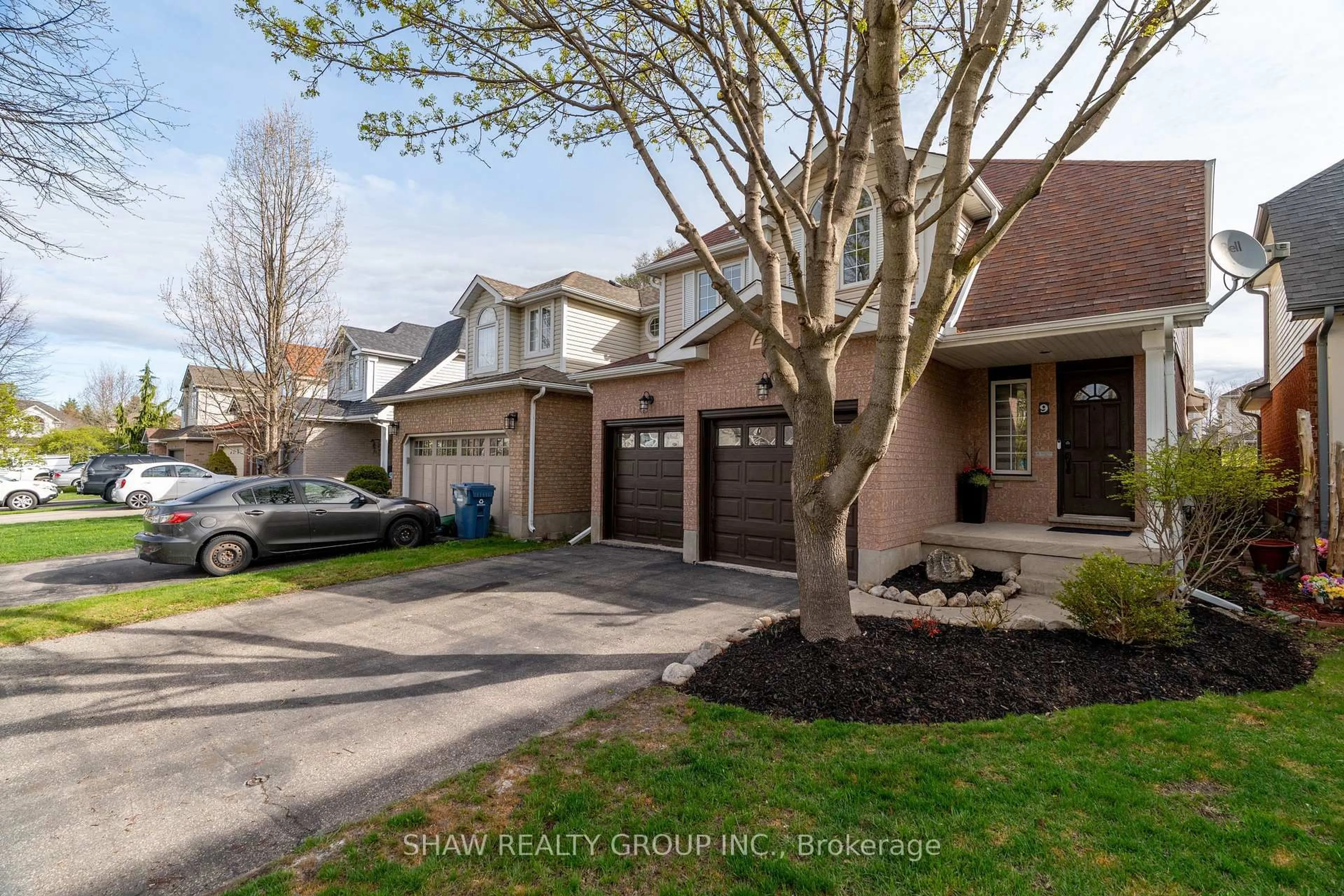 Home with brick exterior material, street for 9 Gaw Cres, Guelph Ontario N1L 1H8