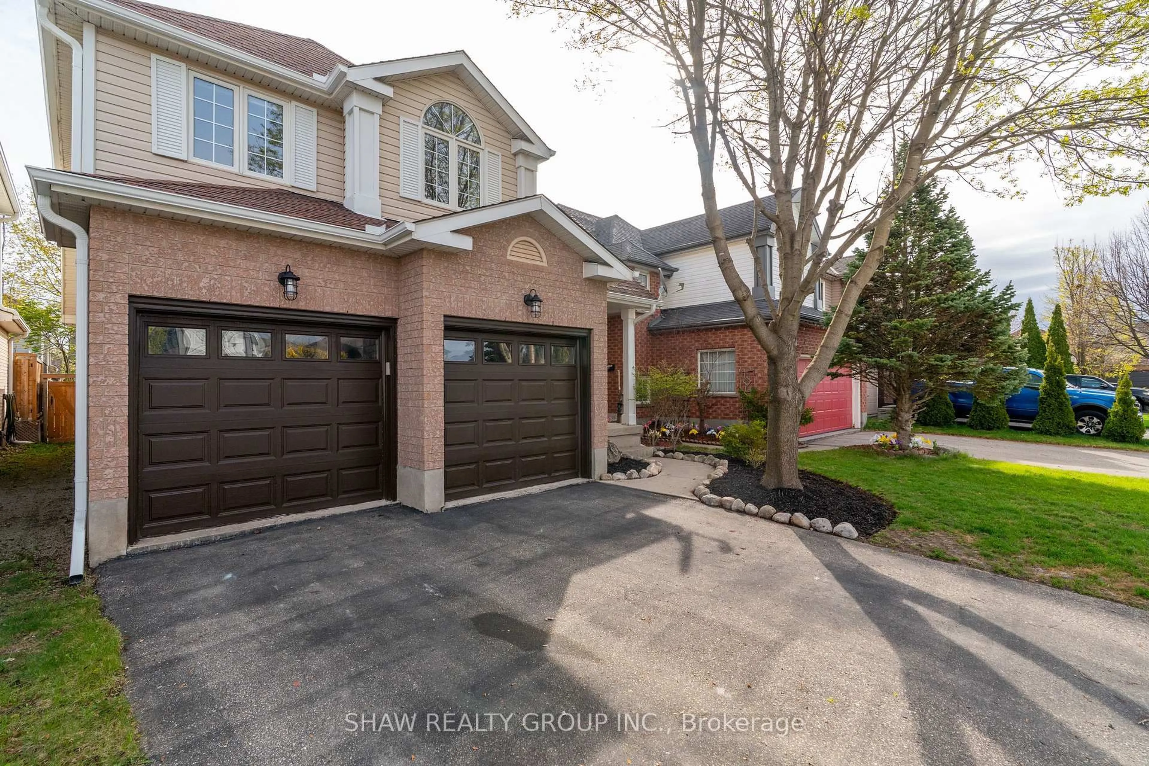 Home with brick exterior material, street for 9 Gaw Cres, Guelph Ontario N1L 1H8